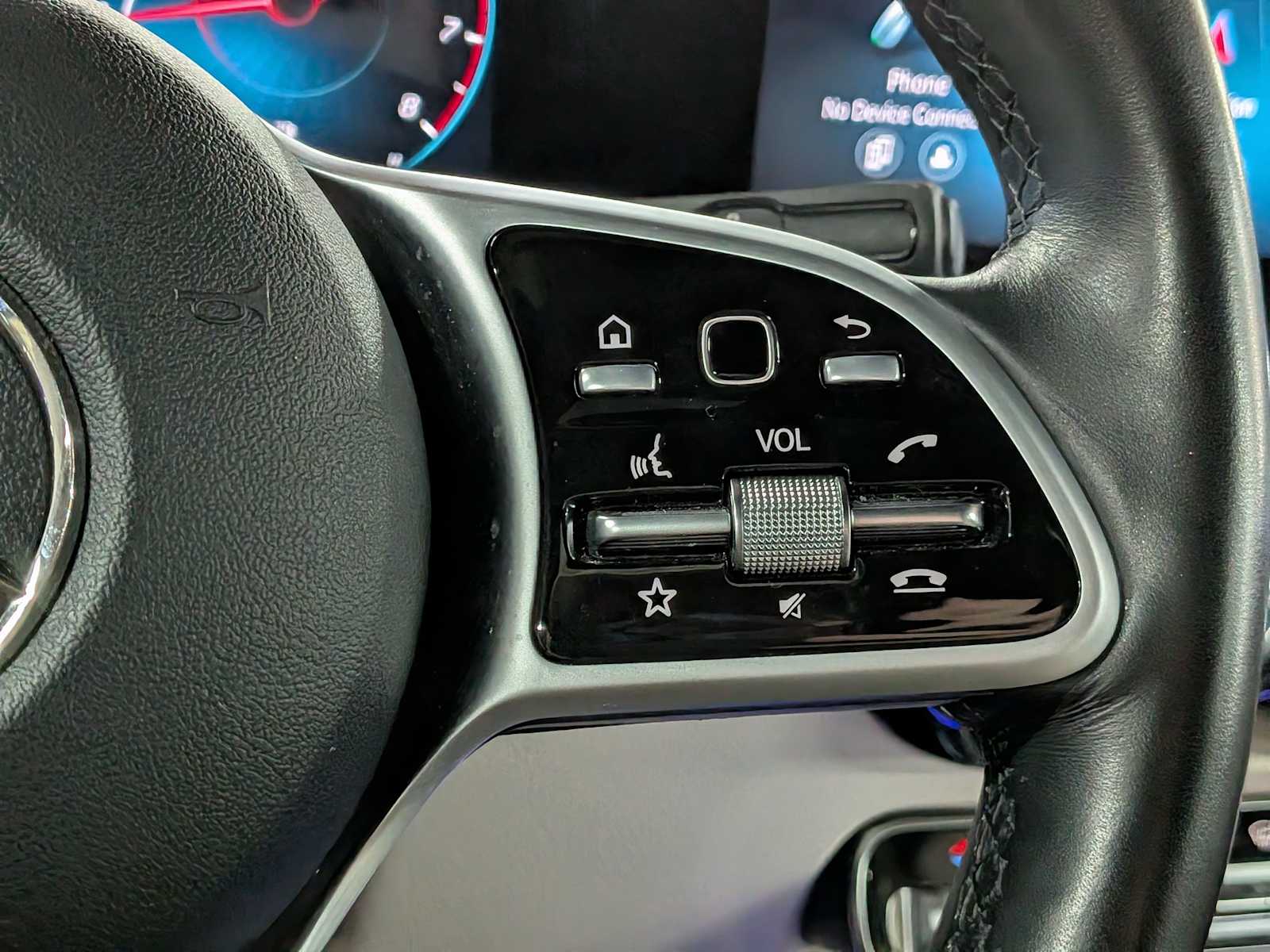 Thumbnail: 2021 Mercedes-Benz GLB - 26