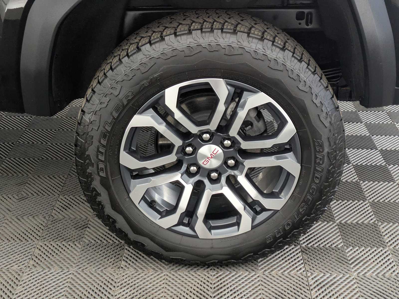 2023 GMC Canyon AT4 13