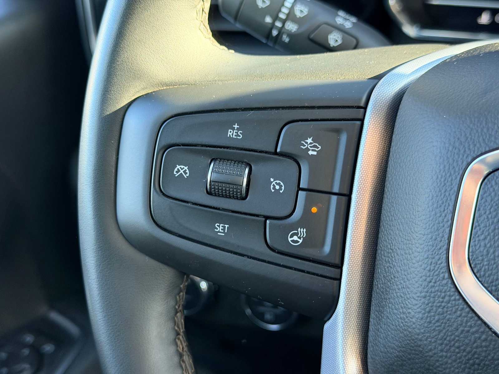 Thumbnail: 2025 GMC Sierra 3500 - 26