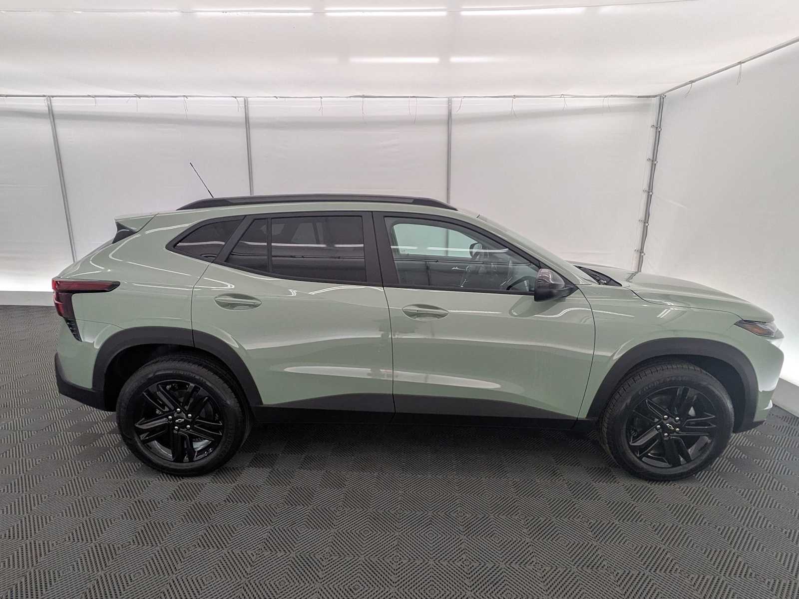 Thumbnail: 2026 Chevrolet Trax - 7