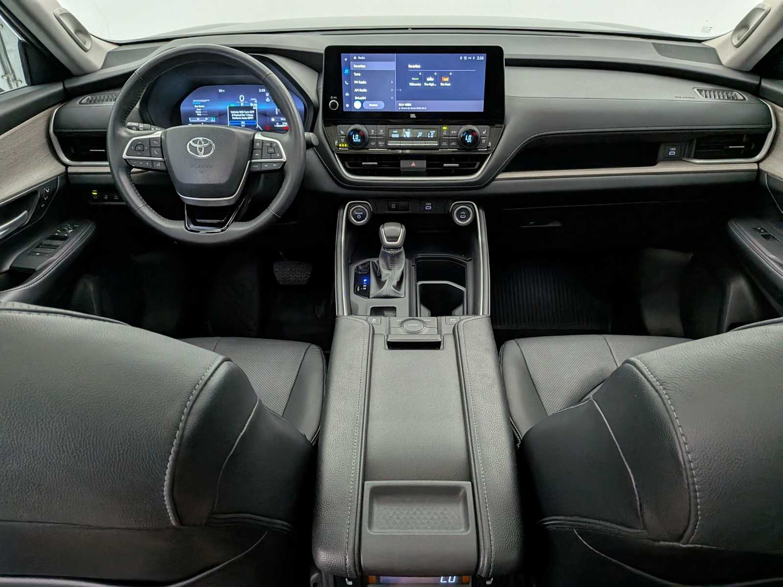 Thumbnail: 2024 Toyota Grand Highlander - 16