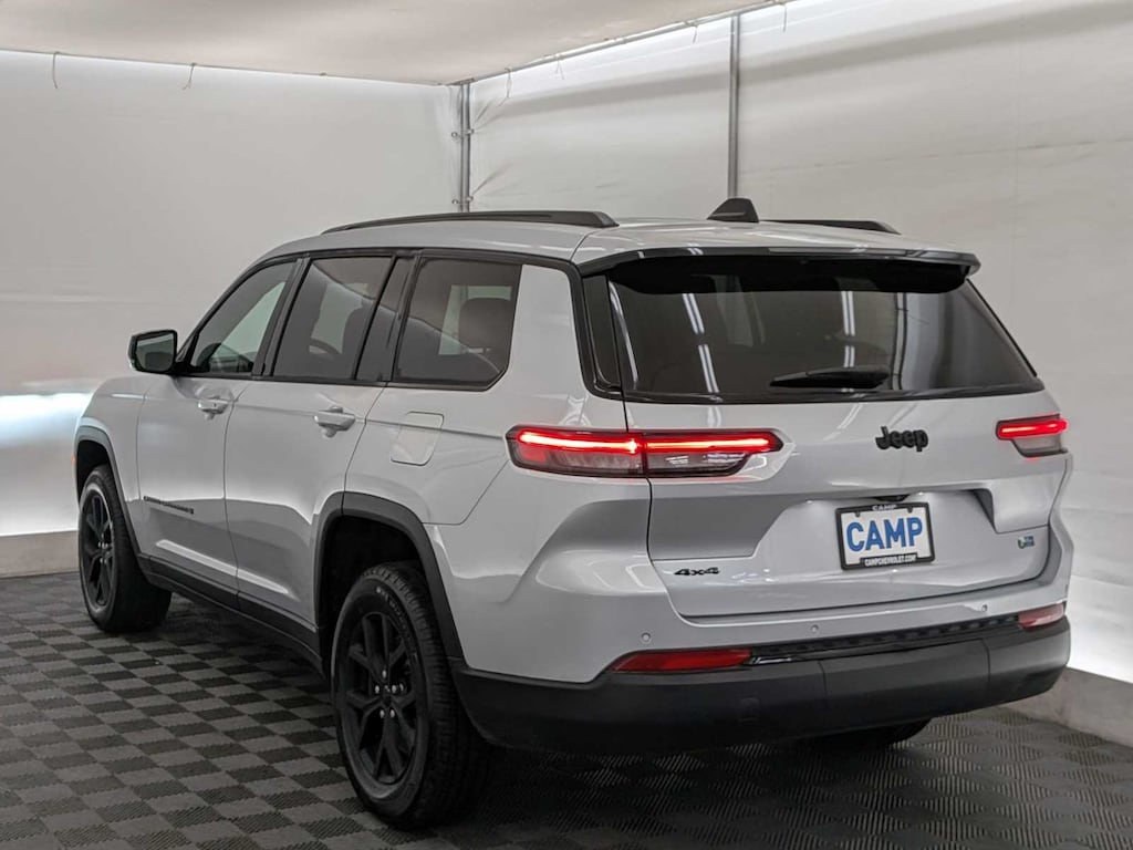 Used 2024 Jeep Grand Cherokee L Laredo SUV