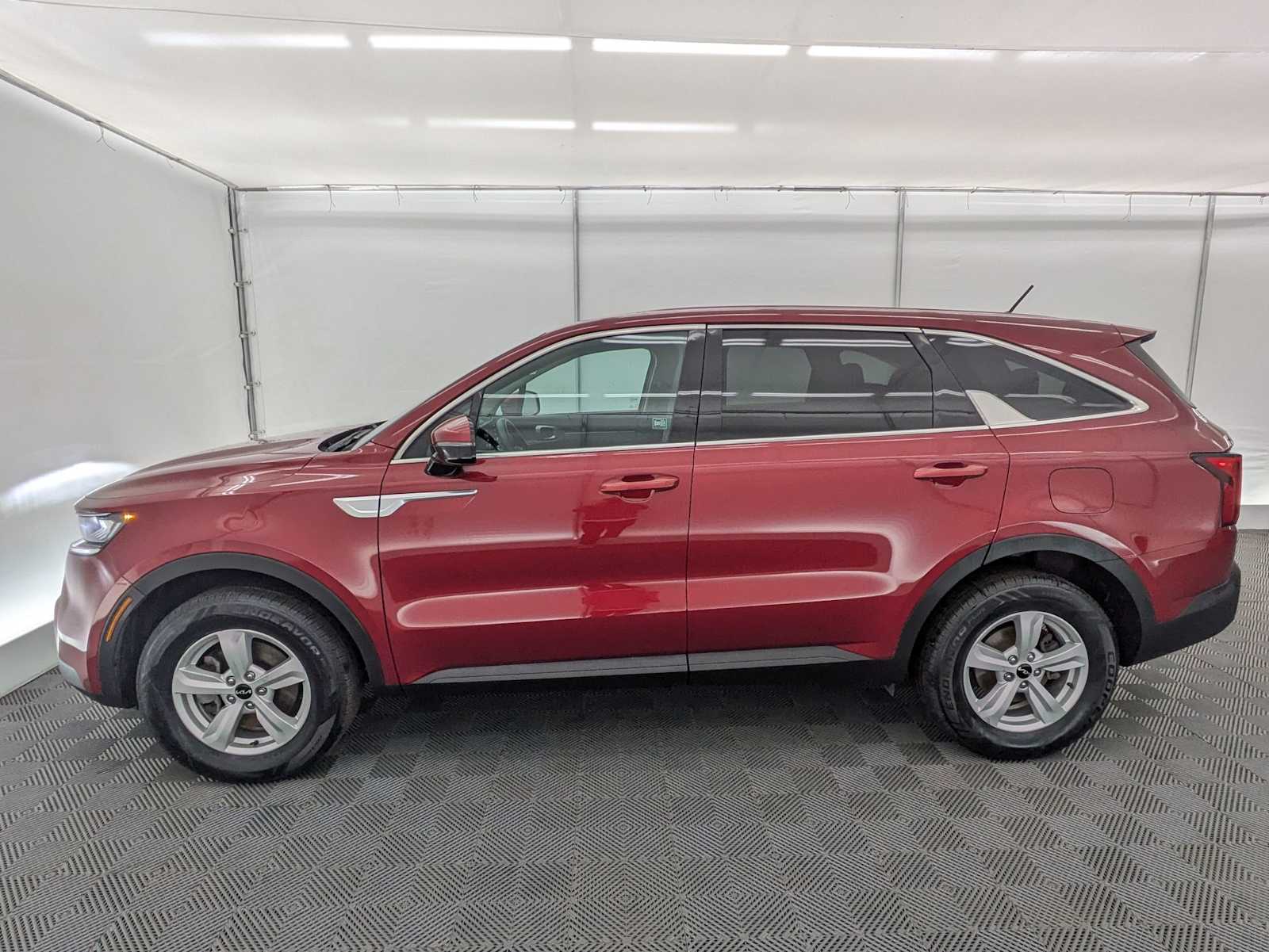 Thumbnail: 2022 Kia Sorento - 3