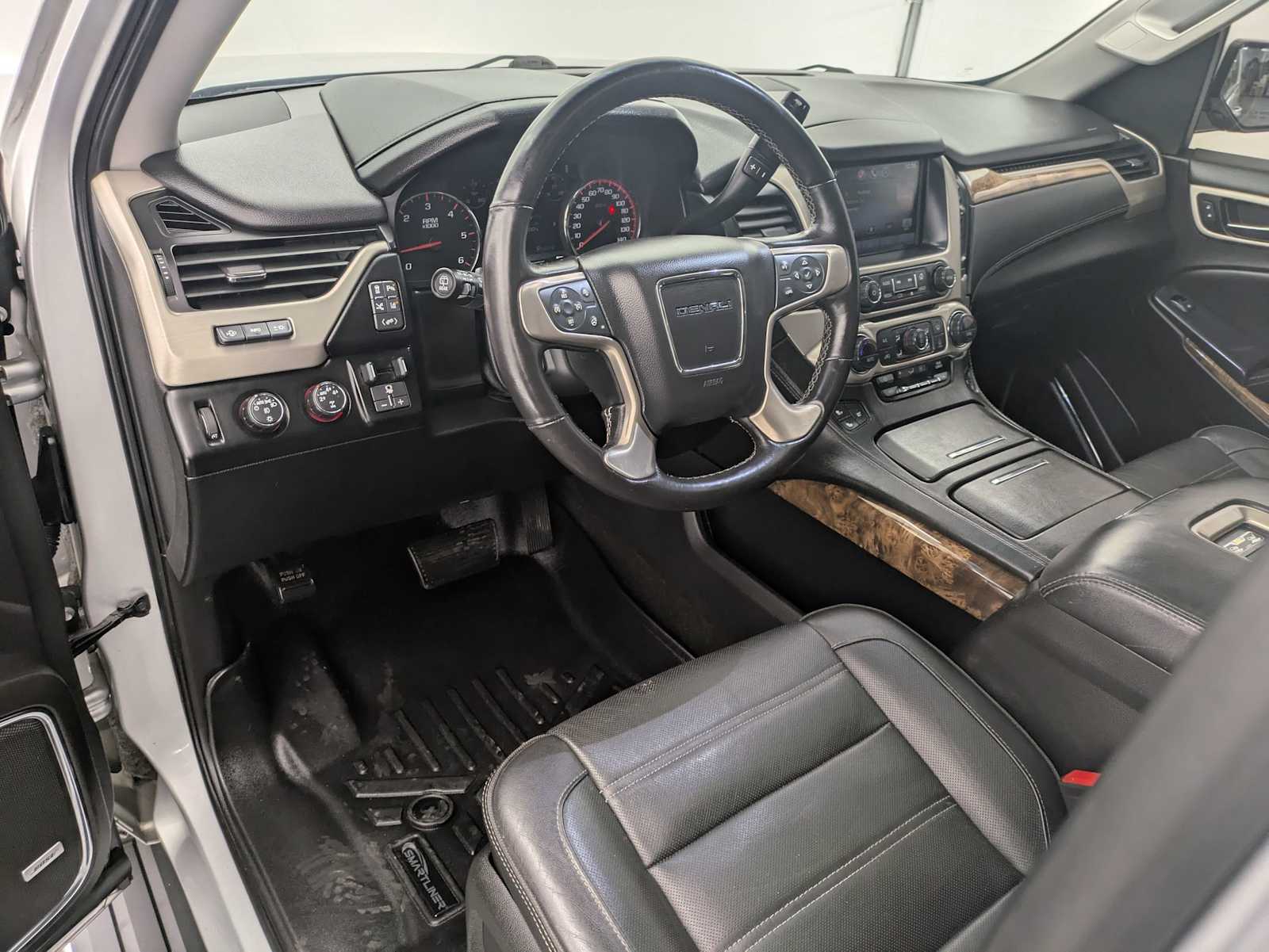 2015 GMC Yukon XL Denali 2