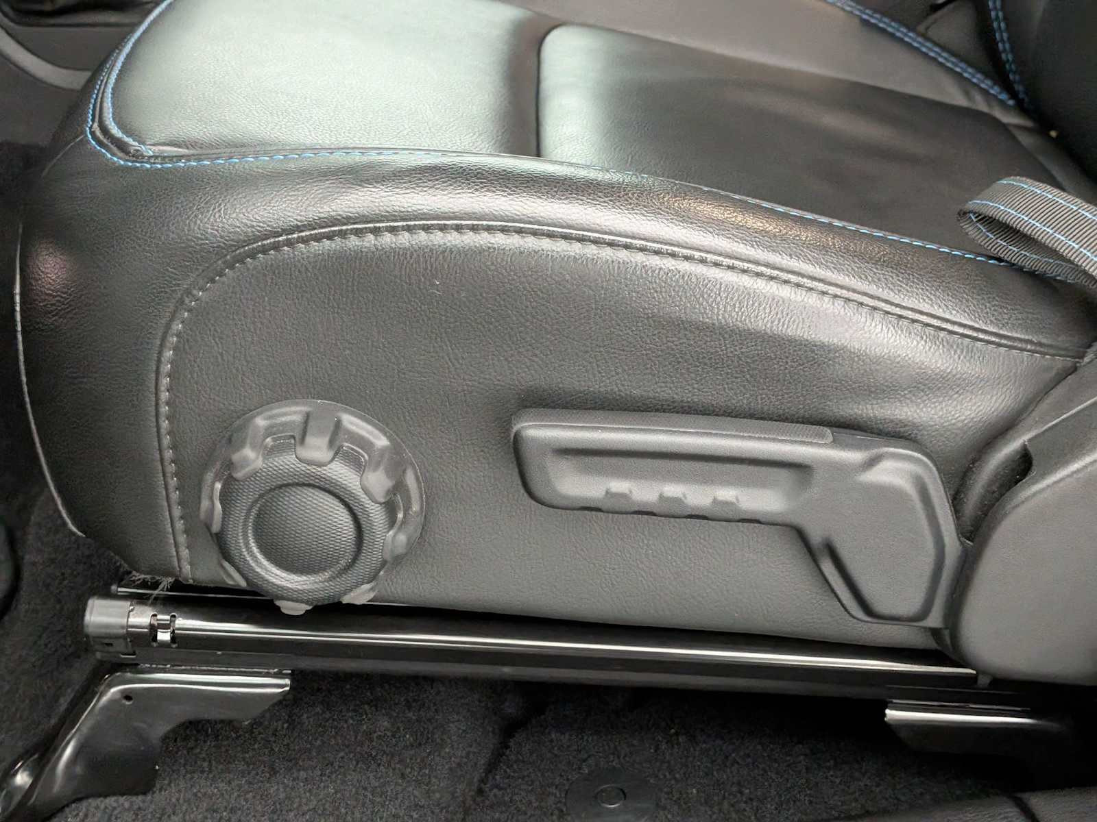 Thumbnail: 2022 Jeep Wrangler - 18