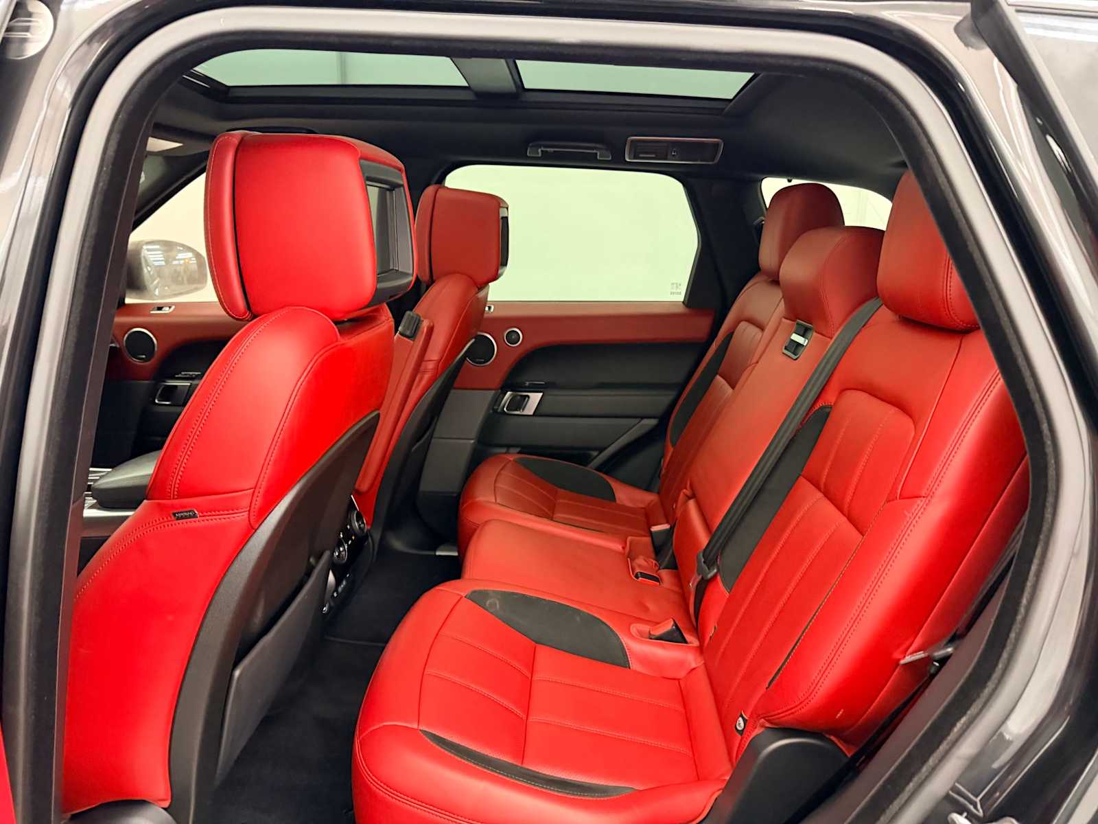 Thumbnail: 2018 Land Rover Range Rover Sport - 21