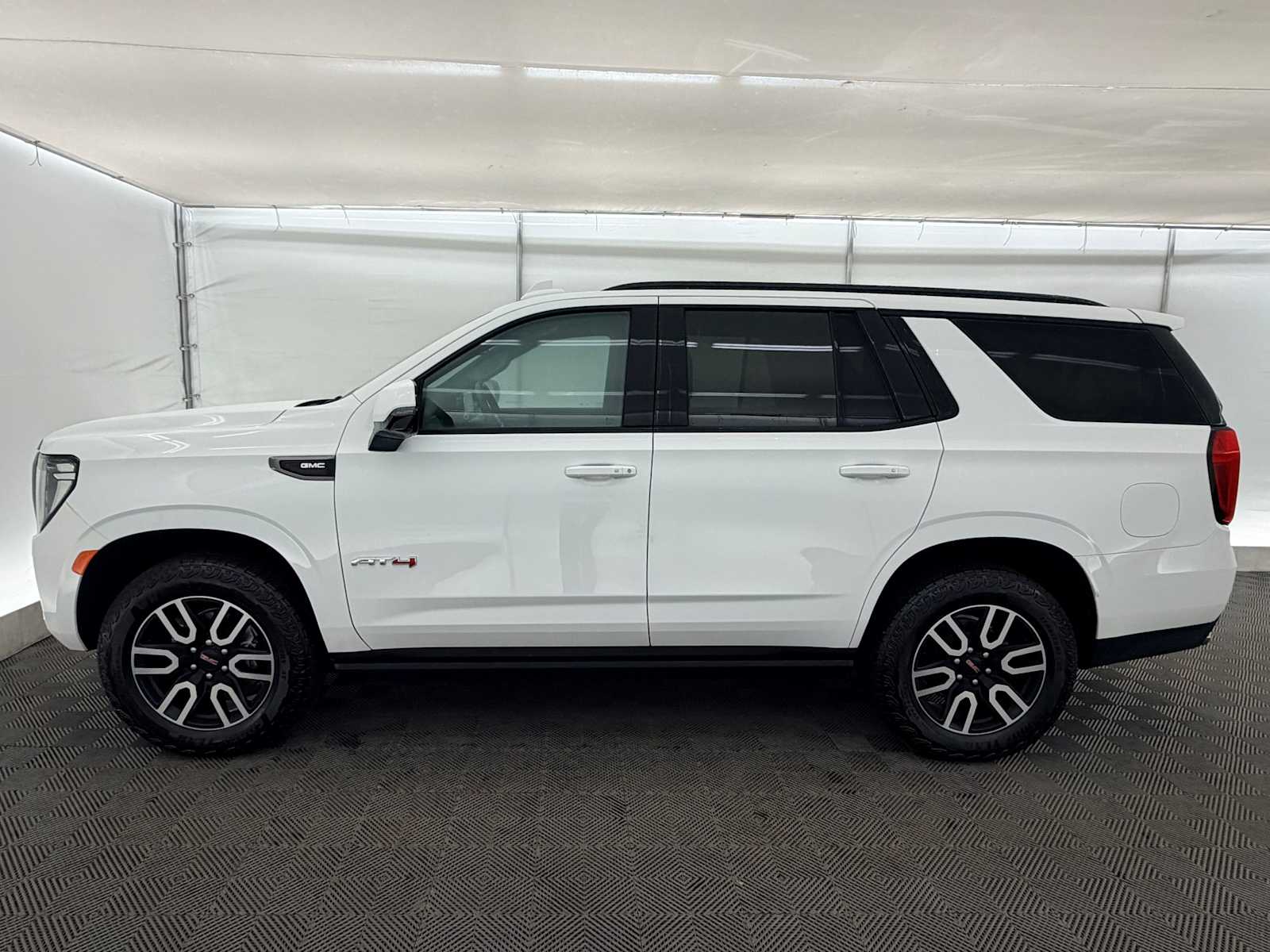 Thumbnail: 2024 GMC Yukon - 3