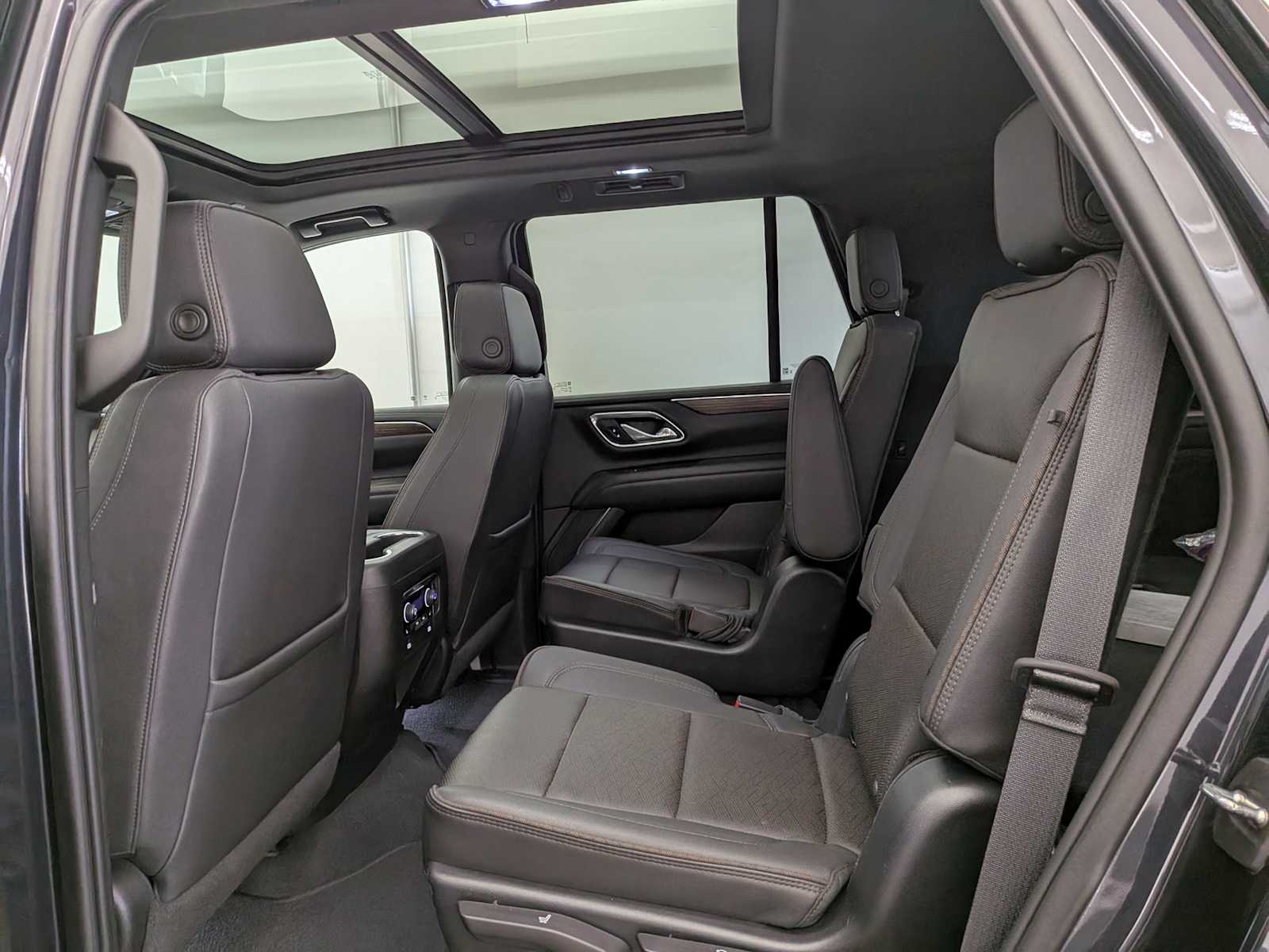 Thumbnail: 2023 Chevrolet Tahoe - 20