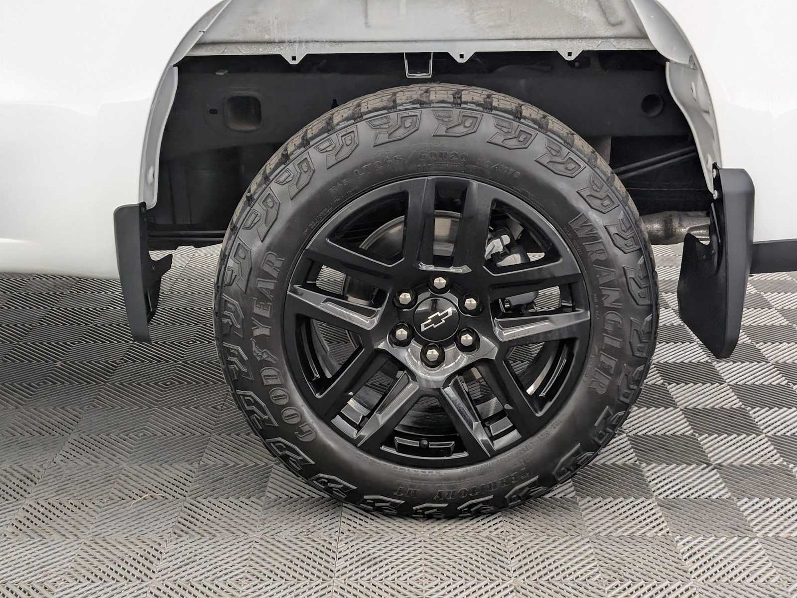 Thumbnail: 2024 Chevrolet Silverado 1500 - 17