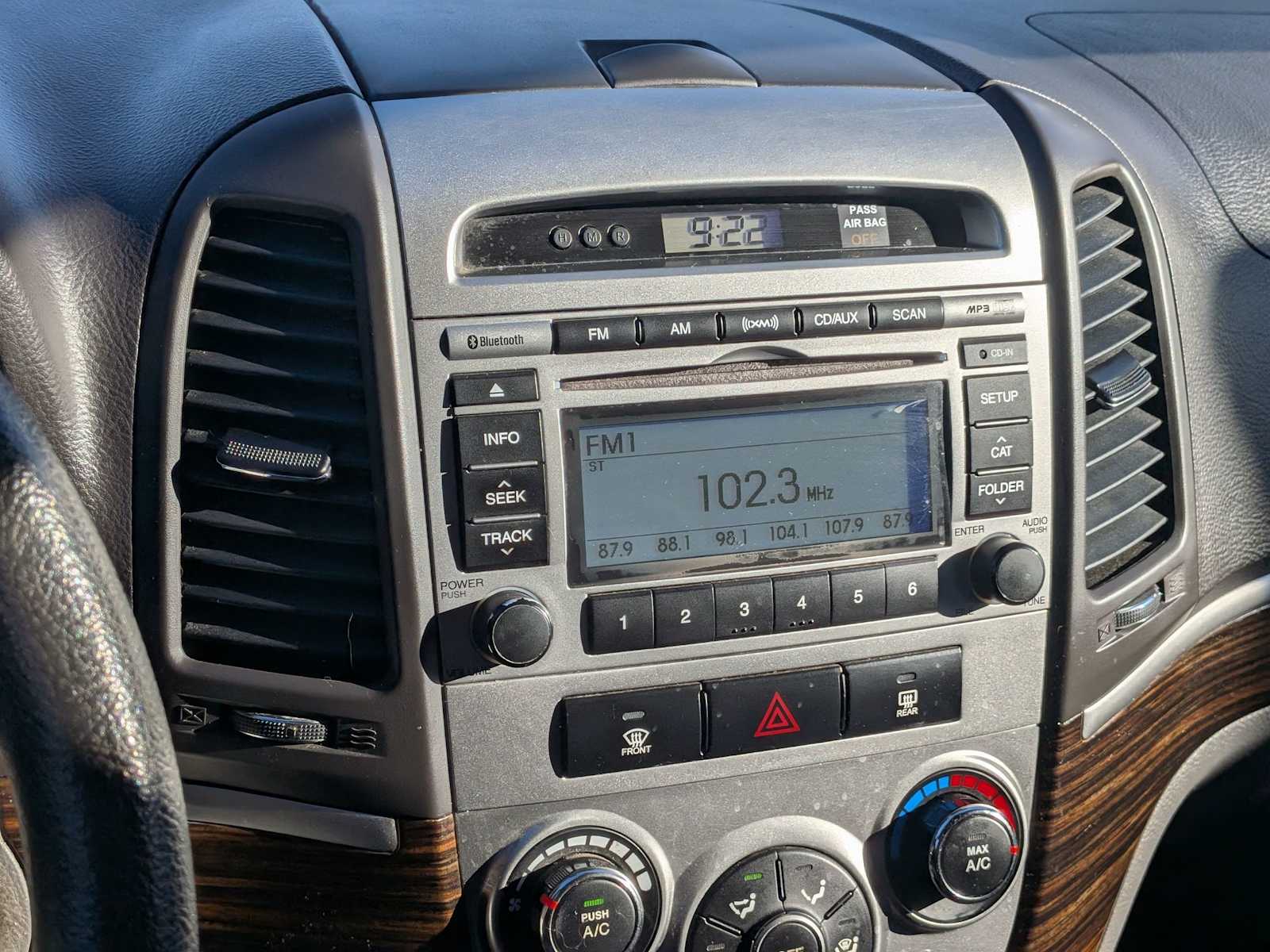 Thumbnail: 2011 Hyundai Santa Fe - 29