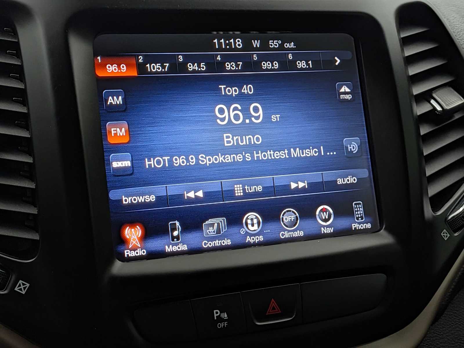 Thumbnail: 2018 Jeep Cherokee - 29