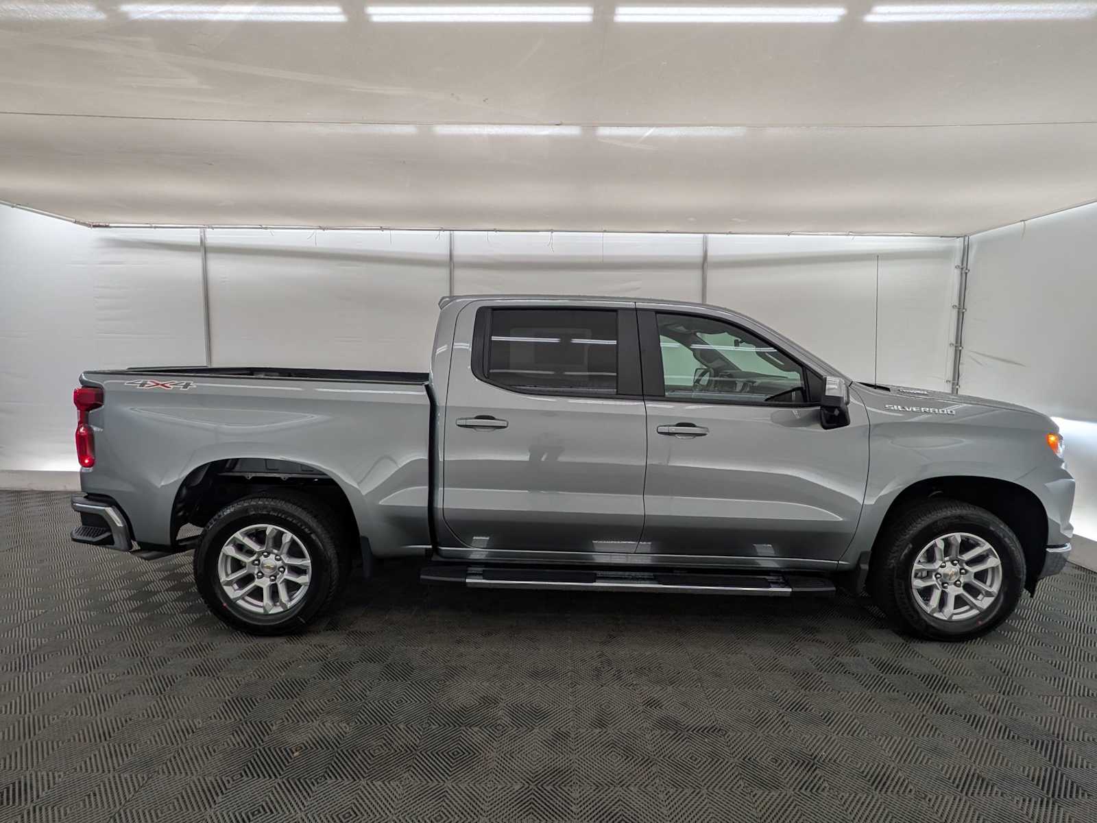 Thumbnail: 2026 Chevrolet Silverado 1500 - 7