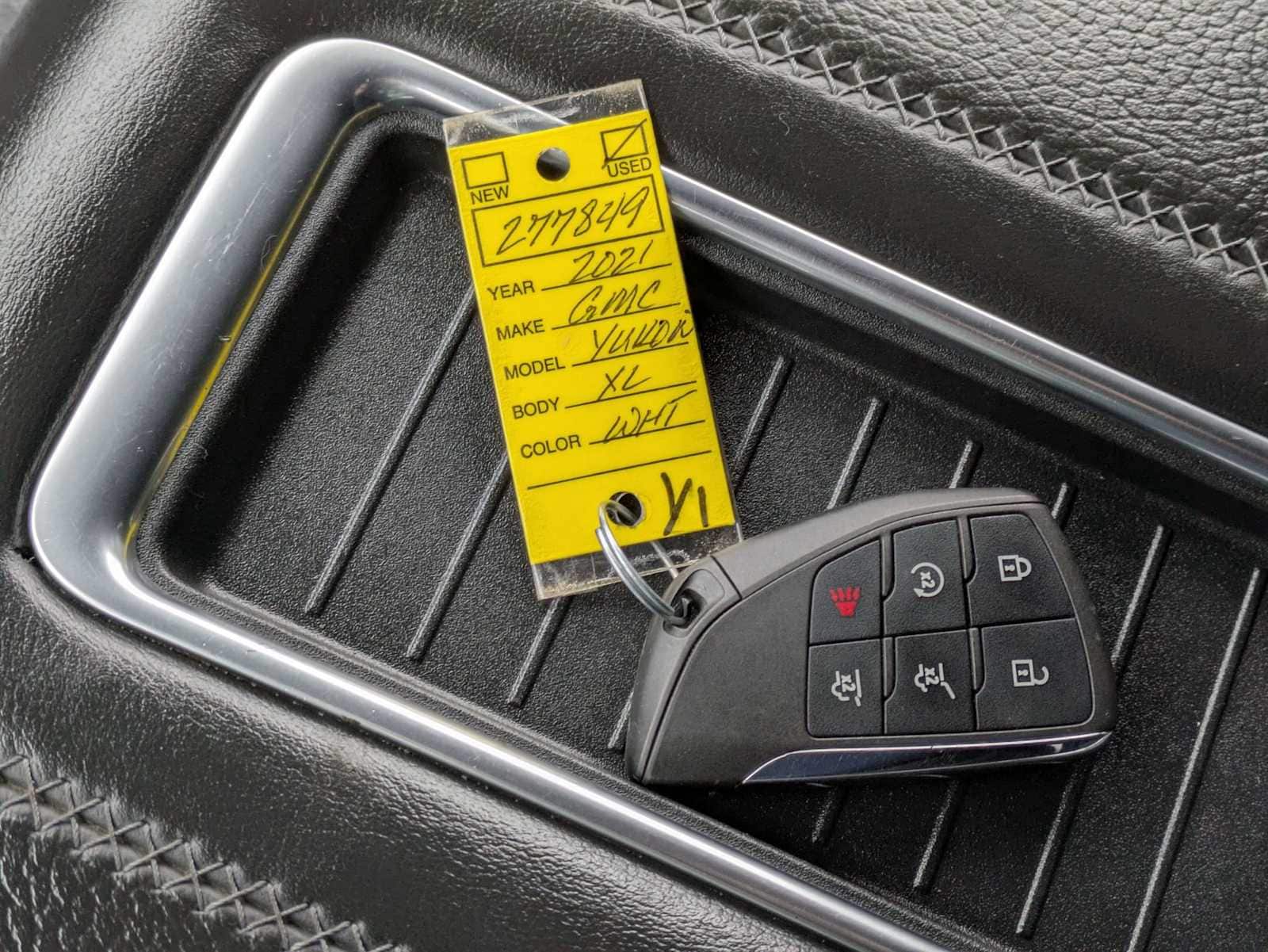 Thumbnail: 2021 GMC Yukon XL - 37