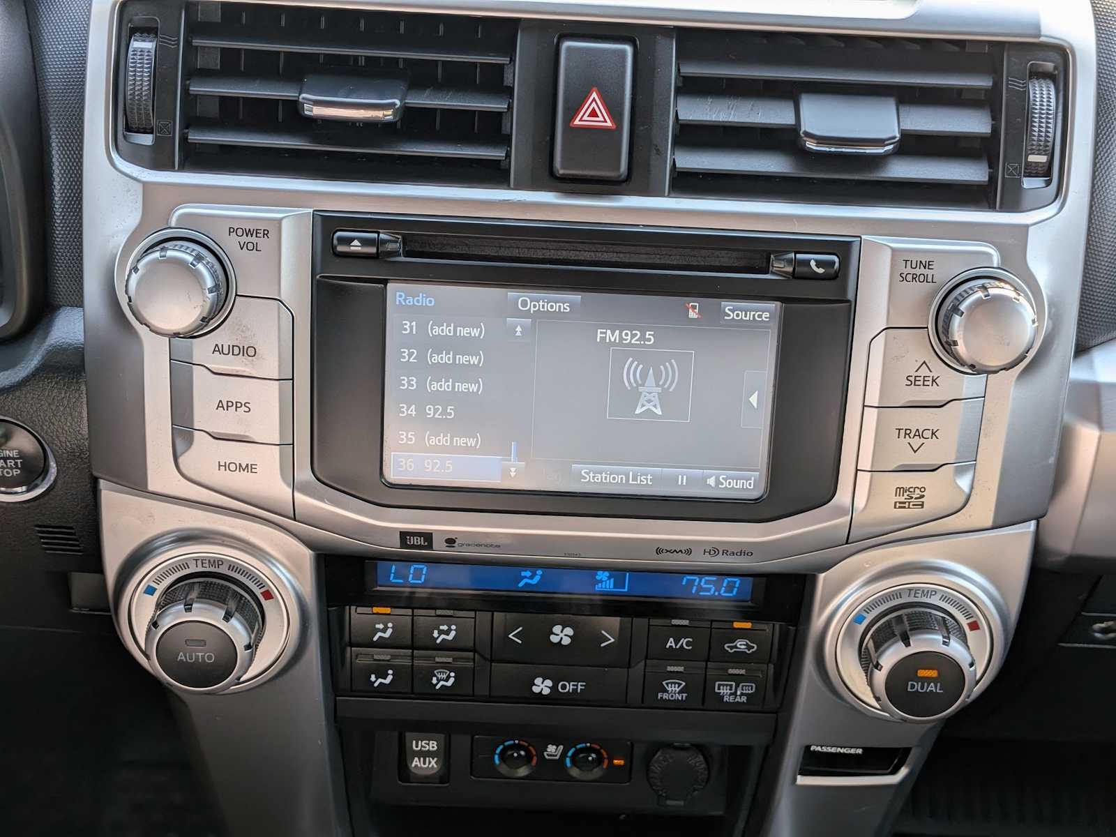 Thumbnail: 2016 Toyota 4Runner - 28