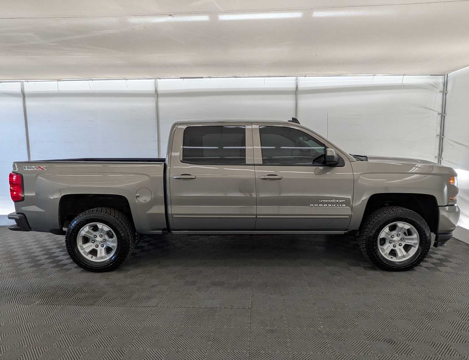 Thumbnail: 2017 Chevrolet Silverado 1500 - 7