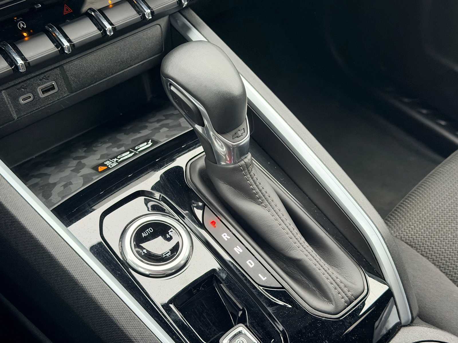 Thumbnail: 2024 Chevrolet Colorado - 29