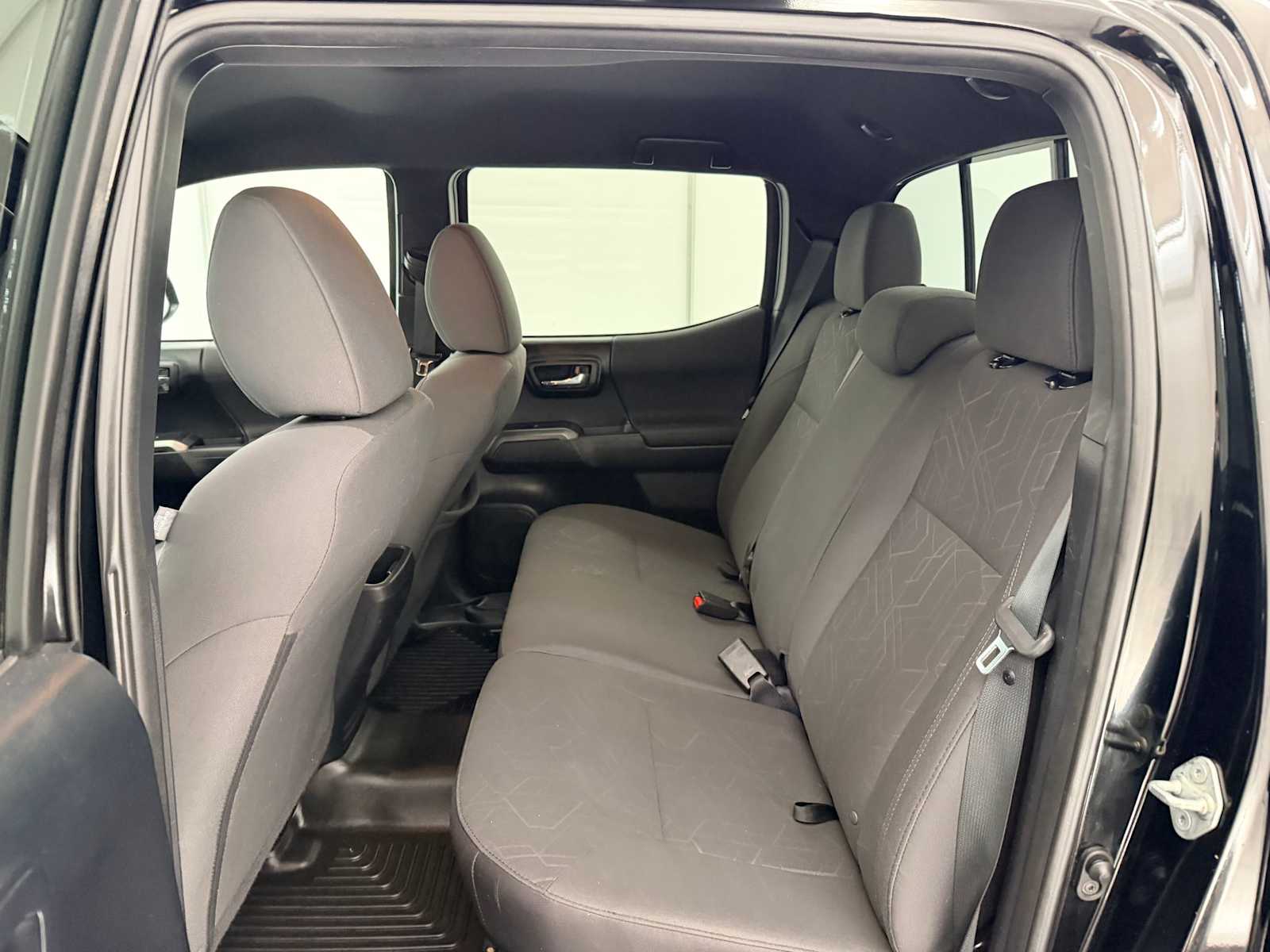 Thumbnail: 2016 Toyota Tacoma - 18