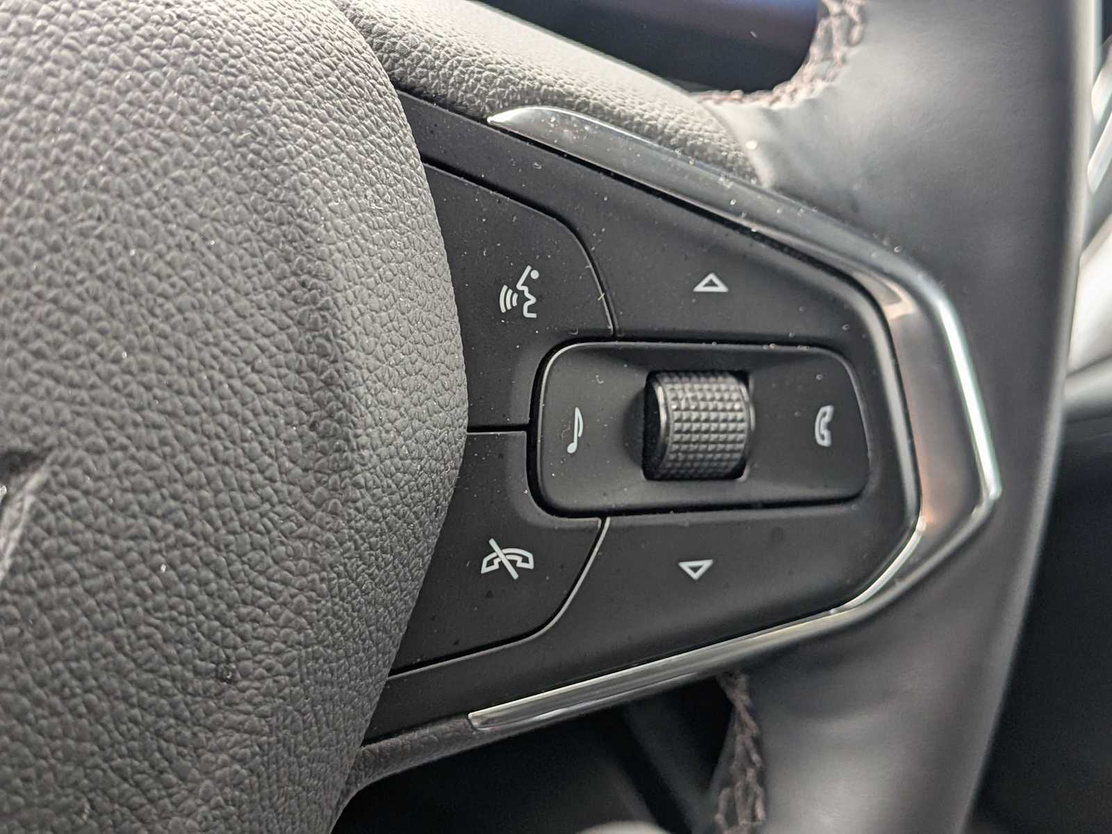 Thumbnail: 2025 Chevrolet Trax - 25