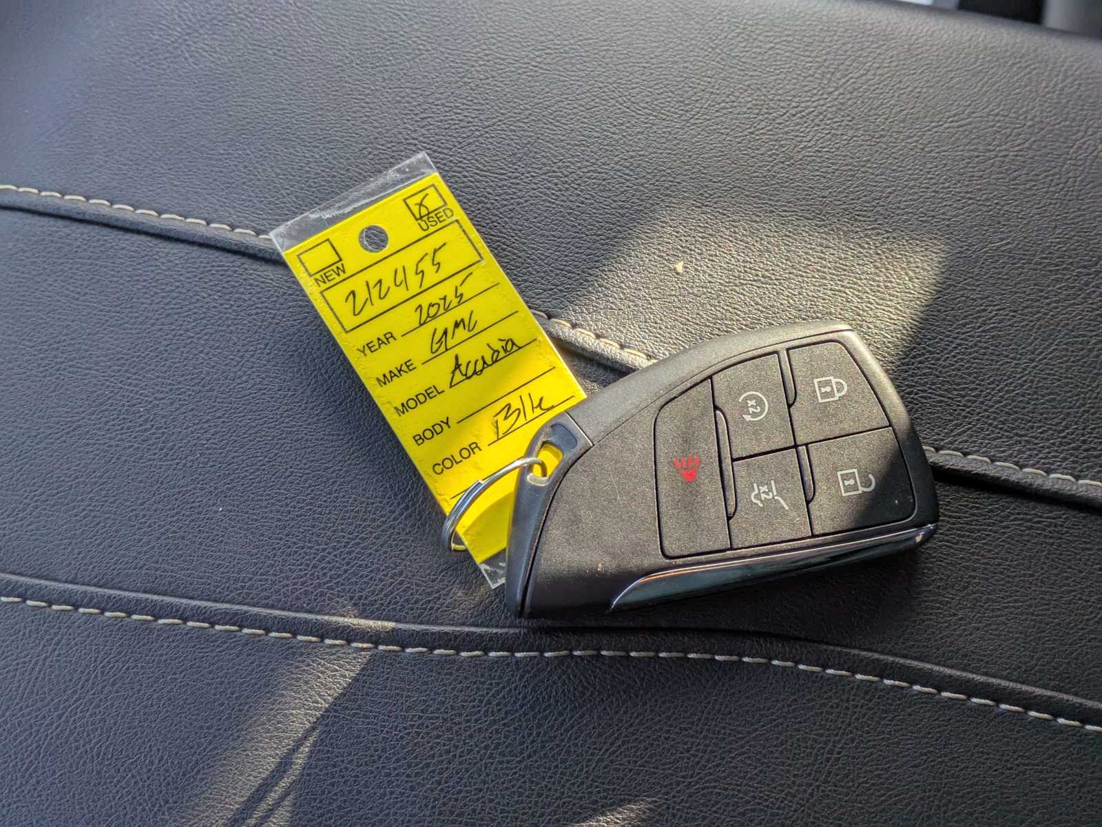 Thumbnail: 2025 GMC Acadia - 33