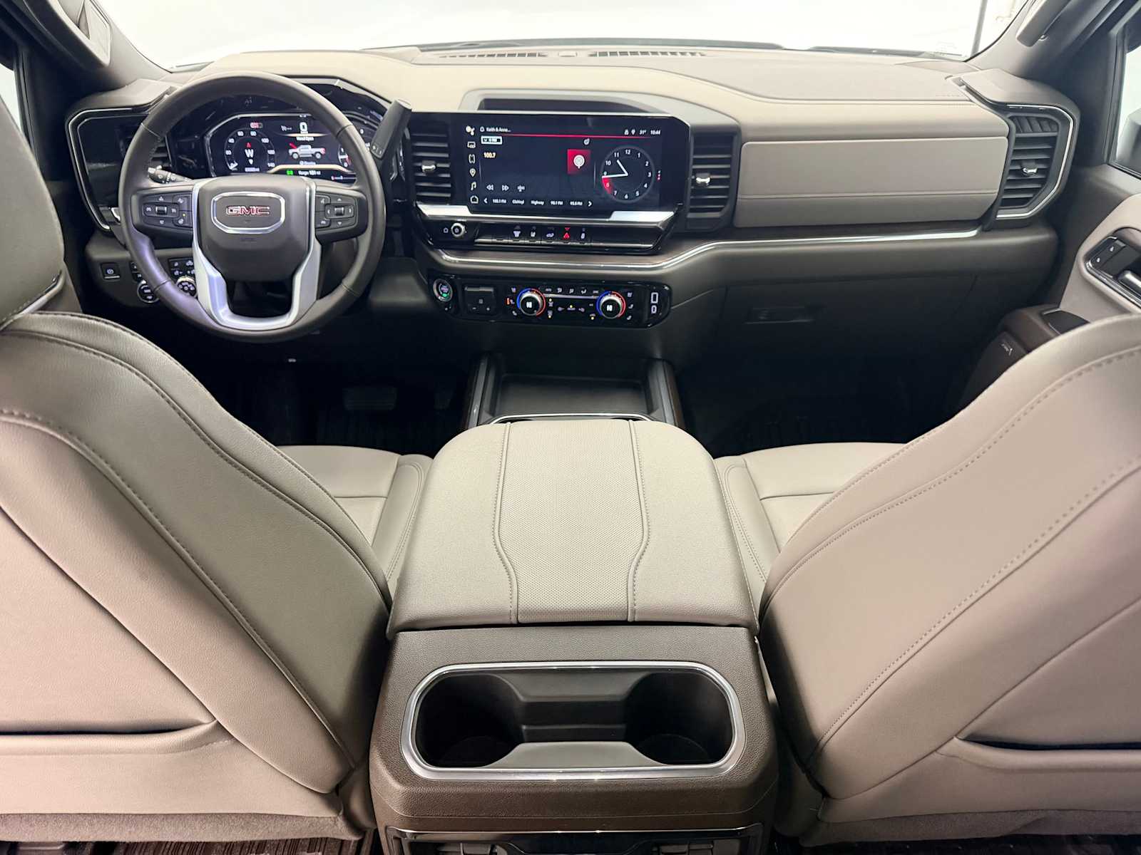 Thumbnail: 2024 GMC Sierra 2500 - 16