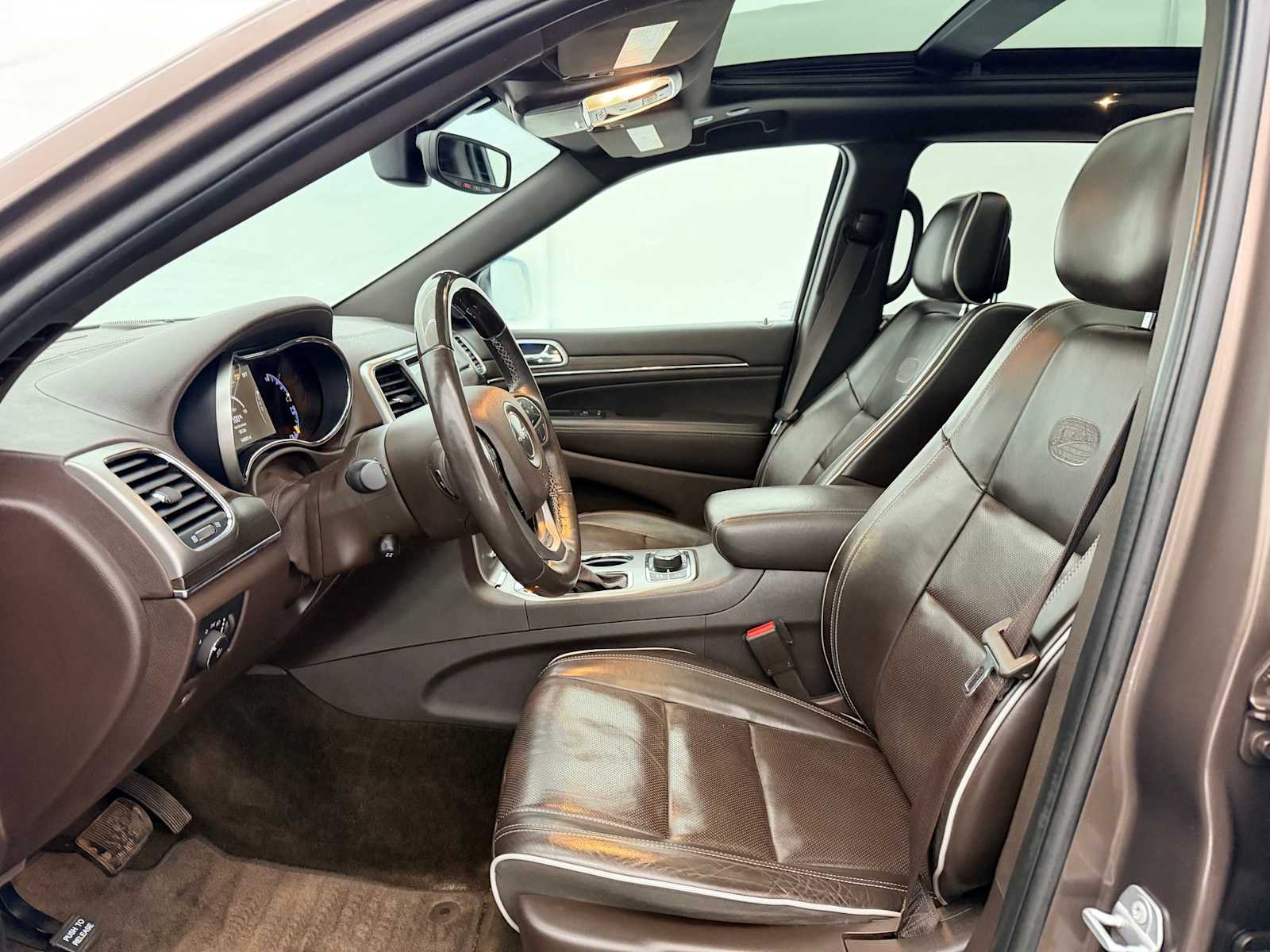 Thumbnail: 2018 Jeep Grand Cherokee - 17