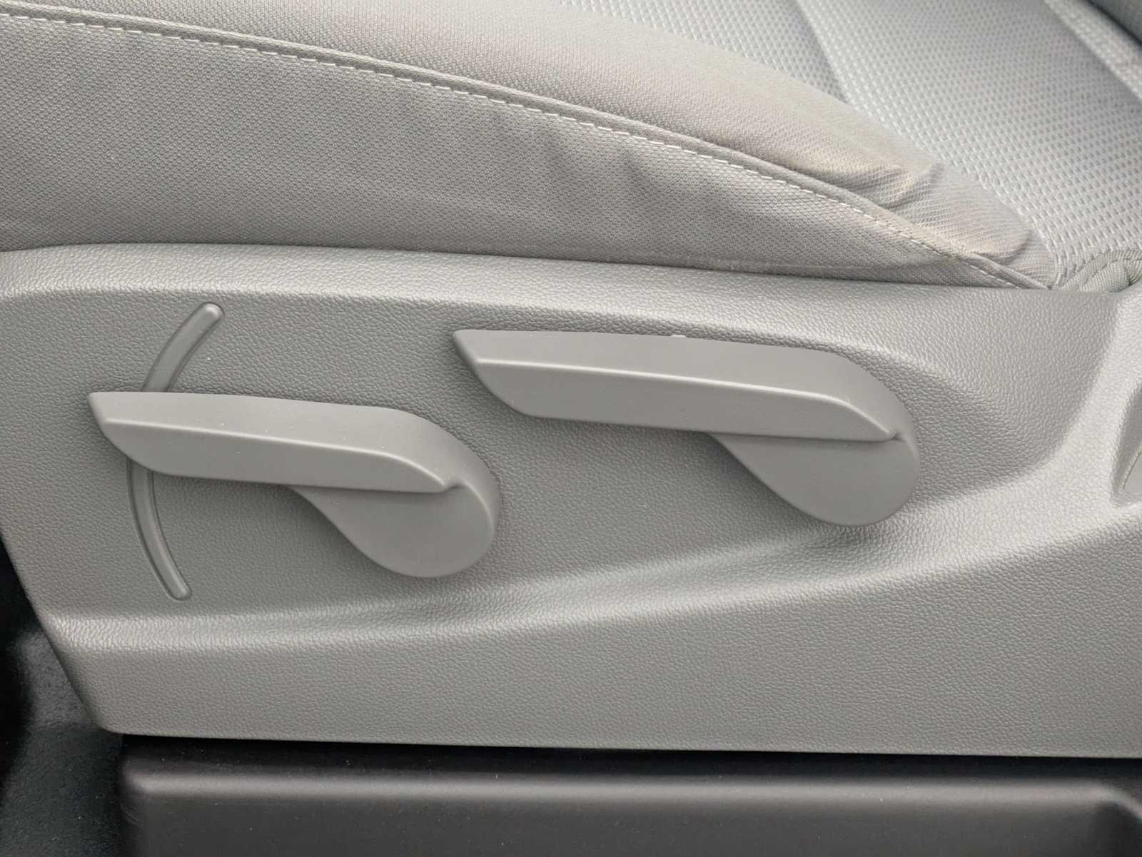 Thumbnail: 2017 Chevrolet Silverado 1500 - 18