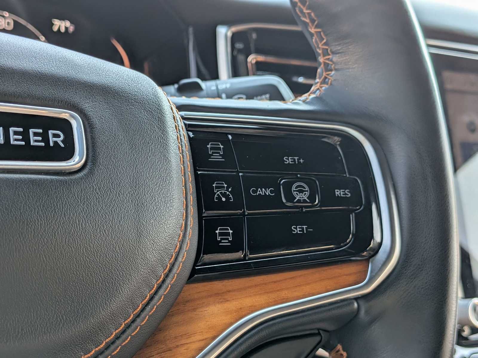 Thumbnail: 2023 Jeep Grand Wagoneer - 25