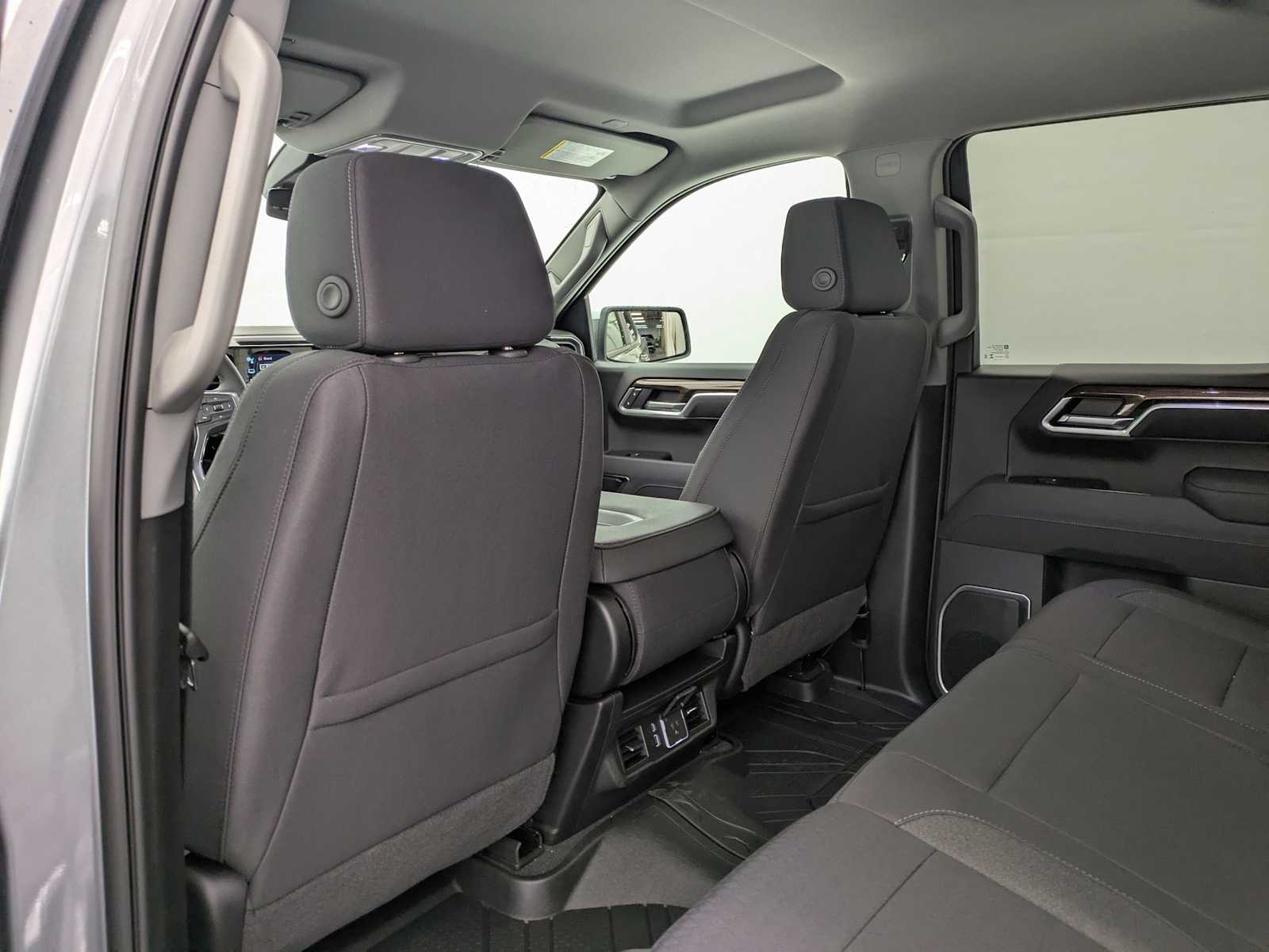 Thumbnail: 2026 Chevrolet Silverado 1500 - 21