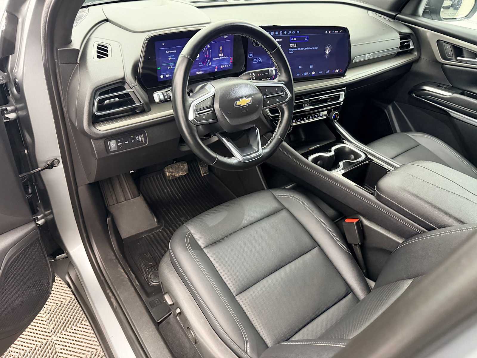 Thumbnail: 2025 Chevrolet Traverse - 2