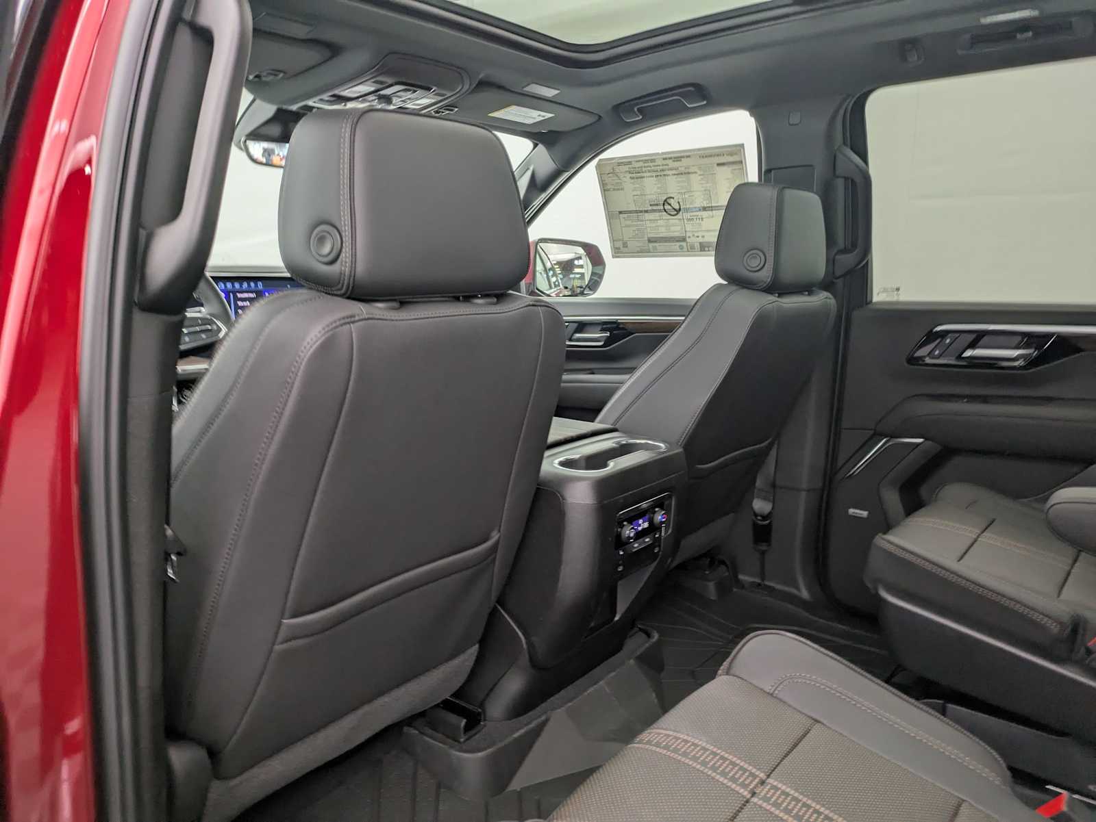 Thumbnail: 2026 Chevrolet Suburban - 19