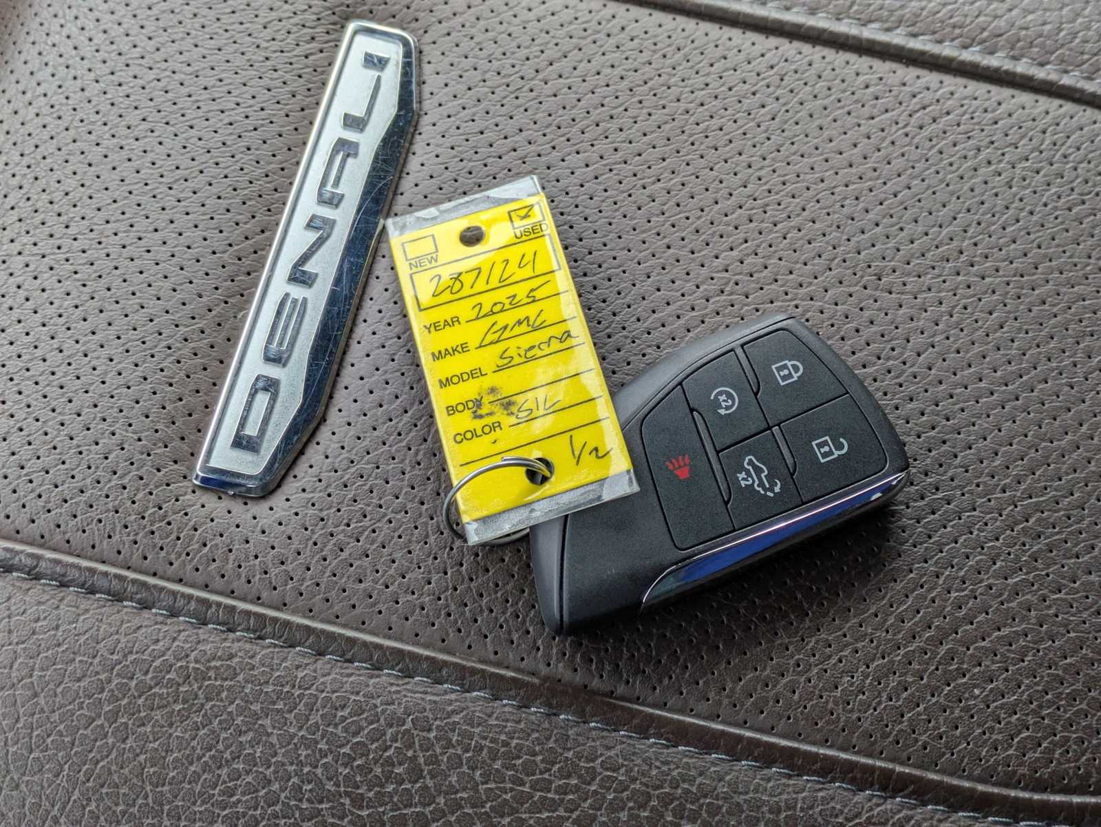 Thumbnail: 2025 GMC Sierra 2500 - 35