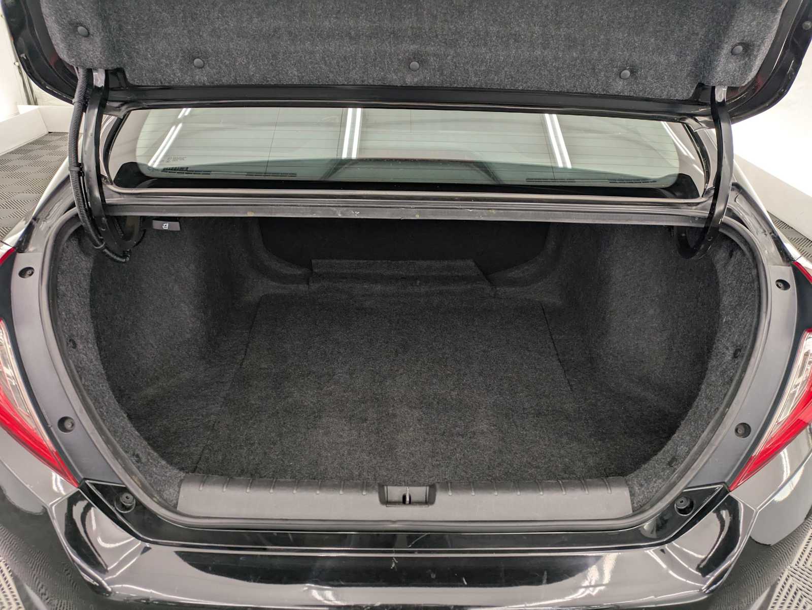 Thumbnail: 2020 Honda Civic - 32