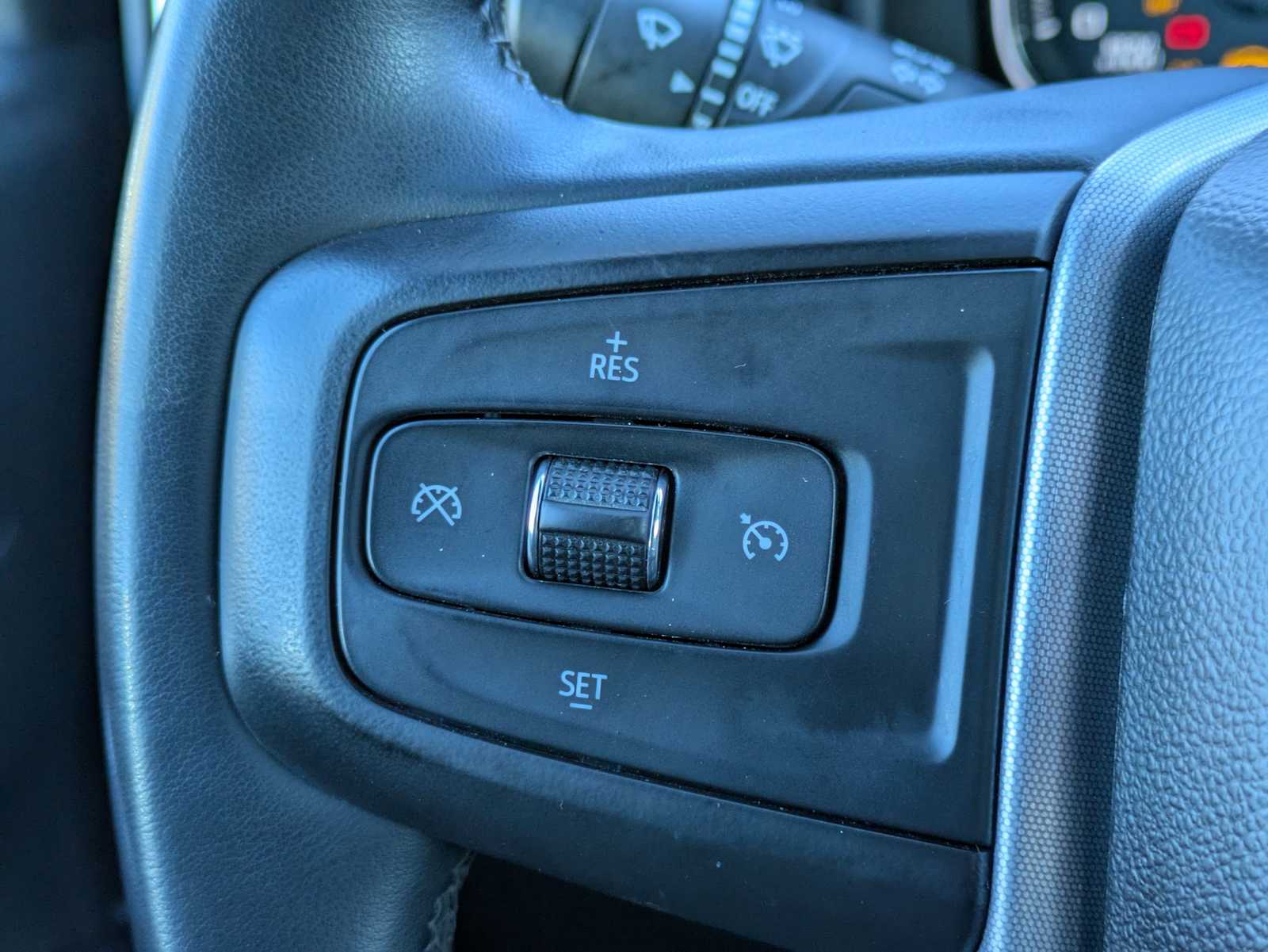 Thumbnail: 2023 GMC Sierra 3500 - 25