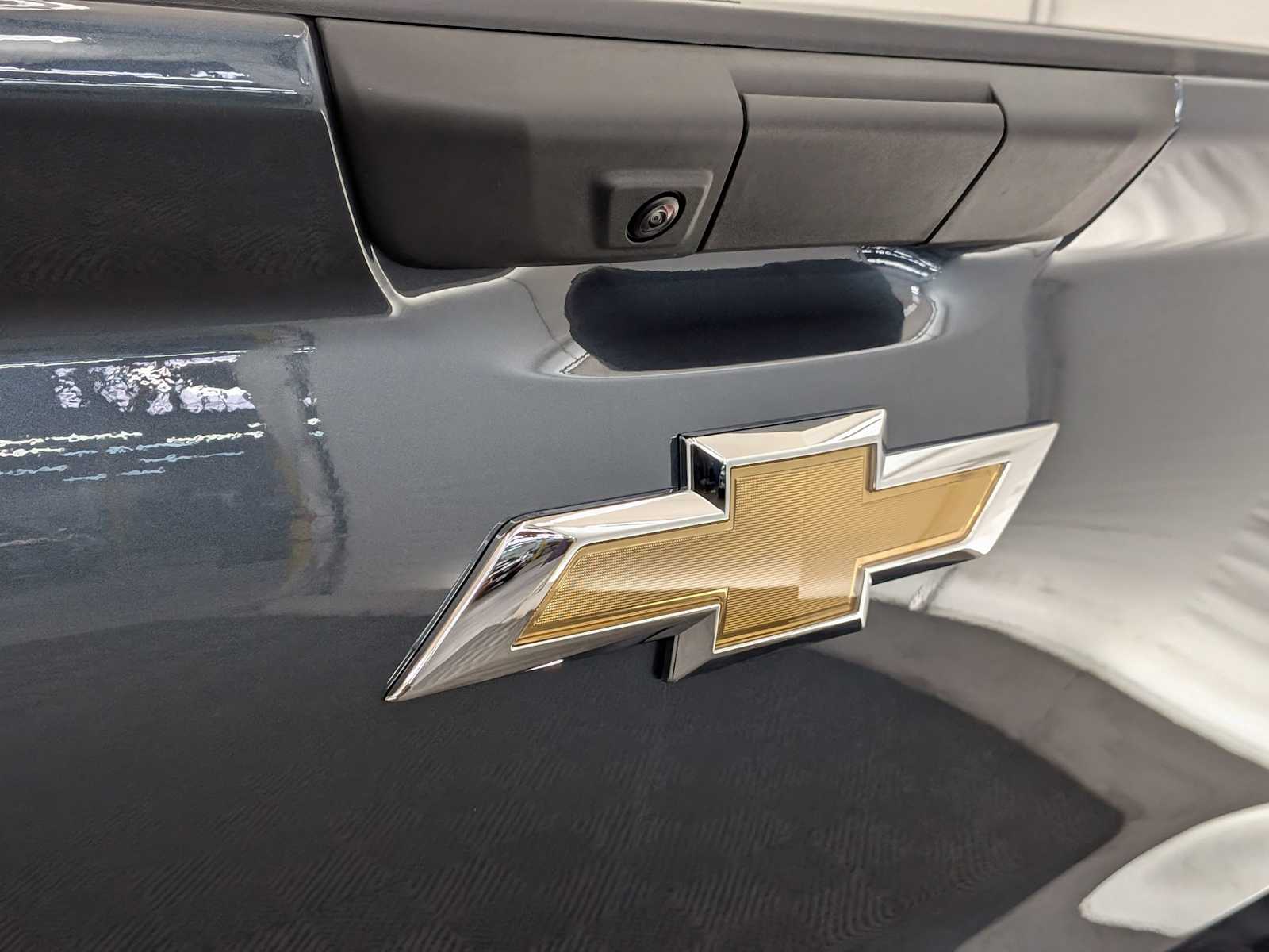 Thumbnail: 2026 Chevrolet Silverado EV - 11