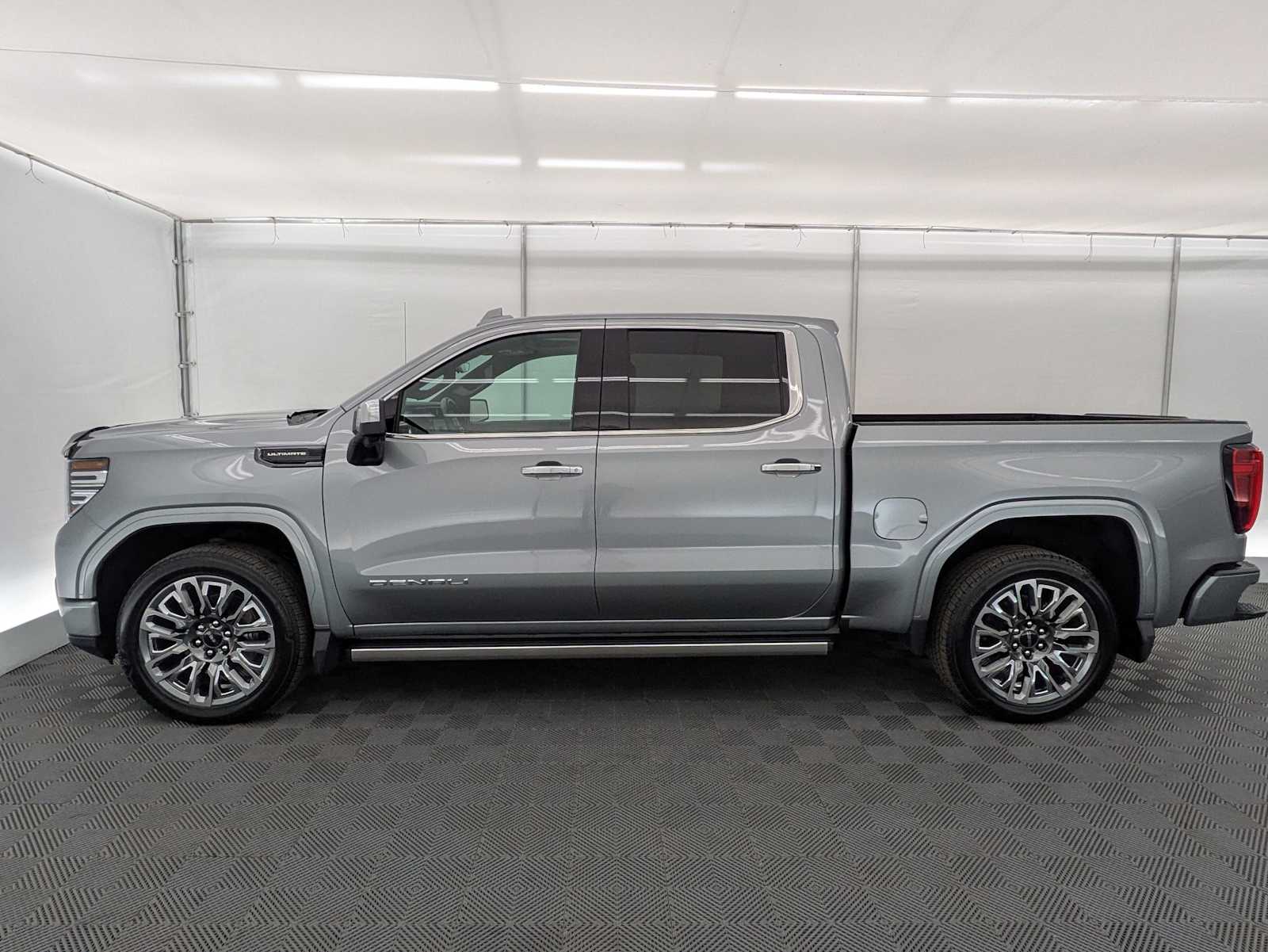 Thumbnail: 2025 GMC Sierra 1500 - 3
