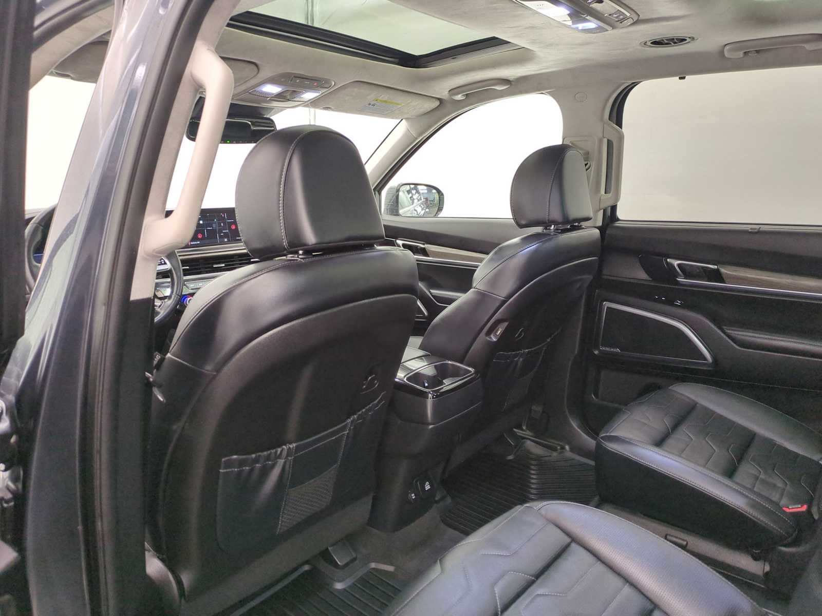 Thumbnail: 2022 Kia Telluride - 17