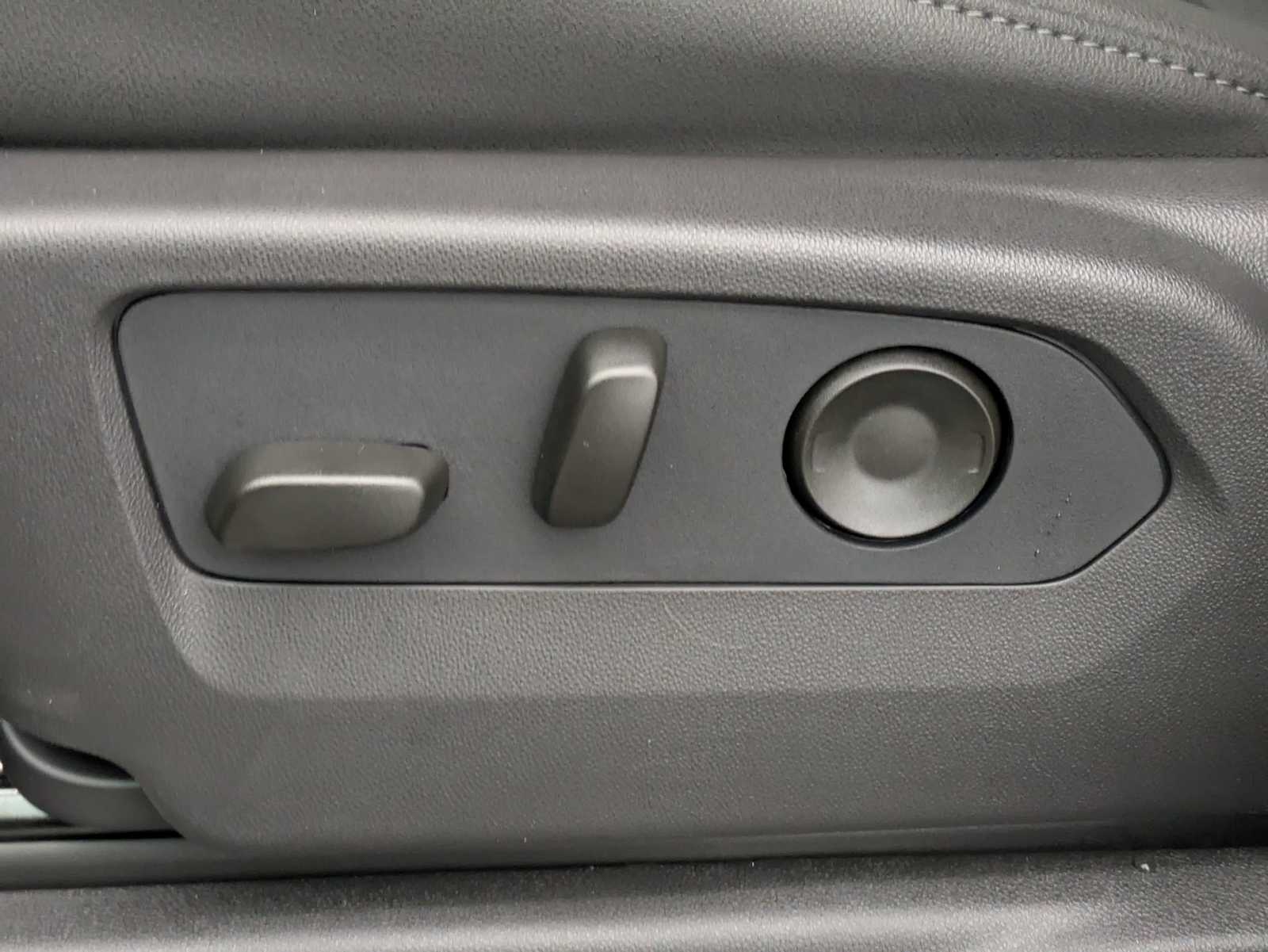 Thumbnail: 2026 Chevrolet Silverado 1500 - 19