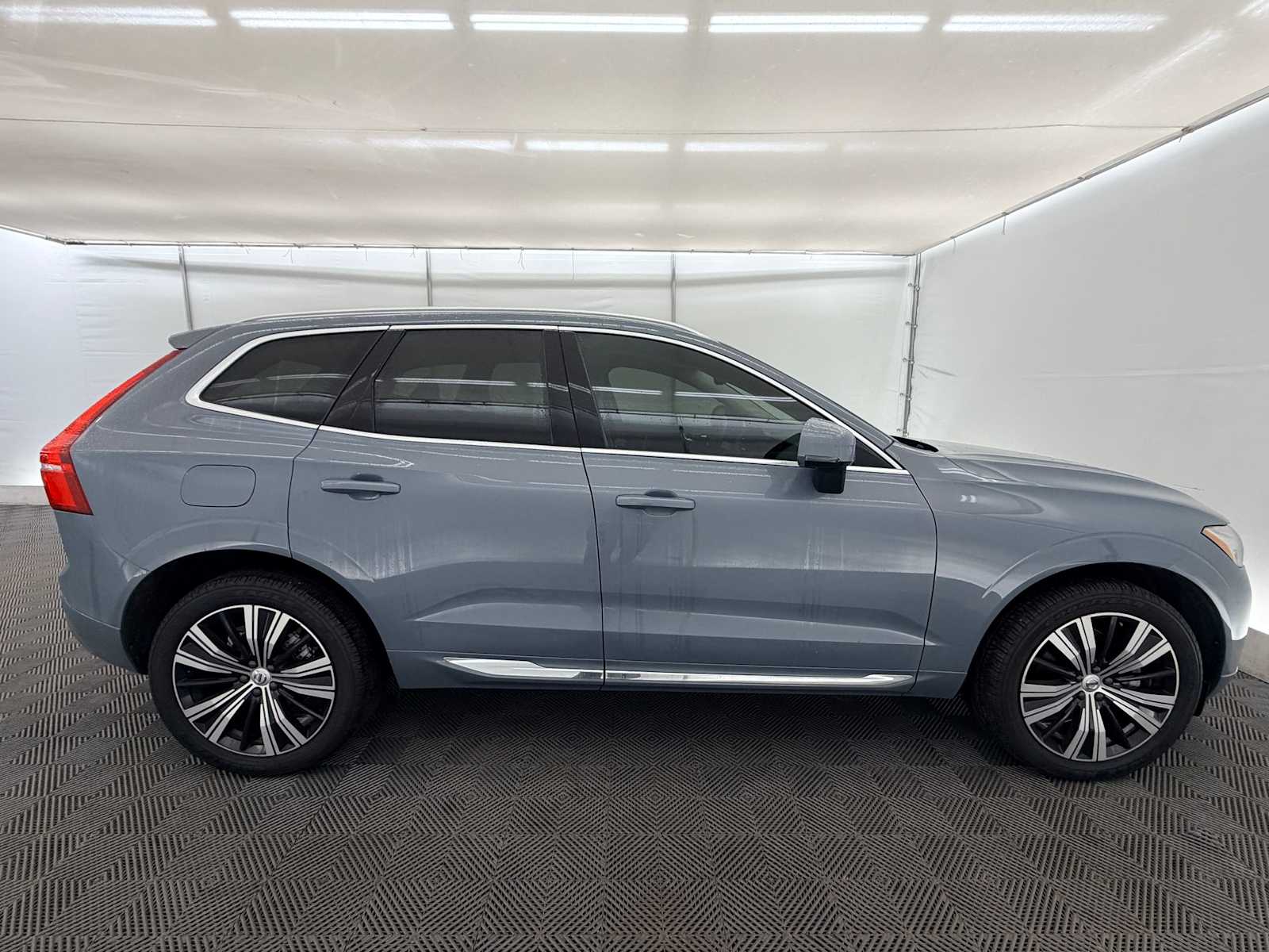 Thumbnail: 2022 Volvo XC60 - 7