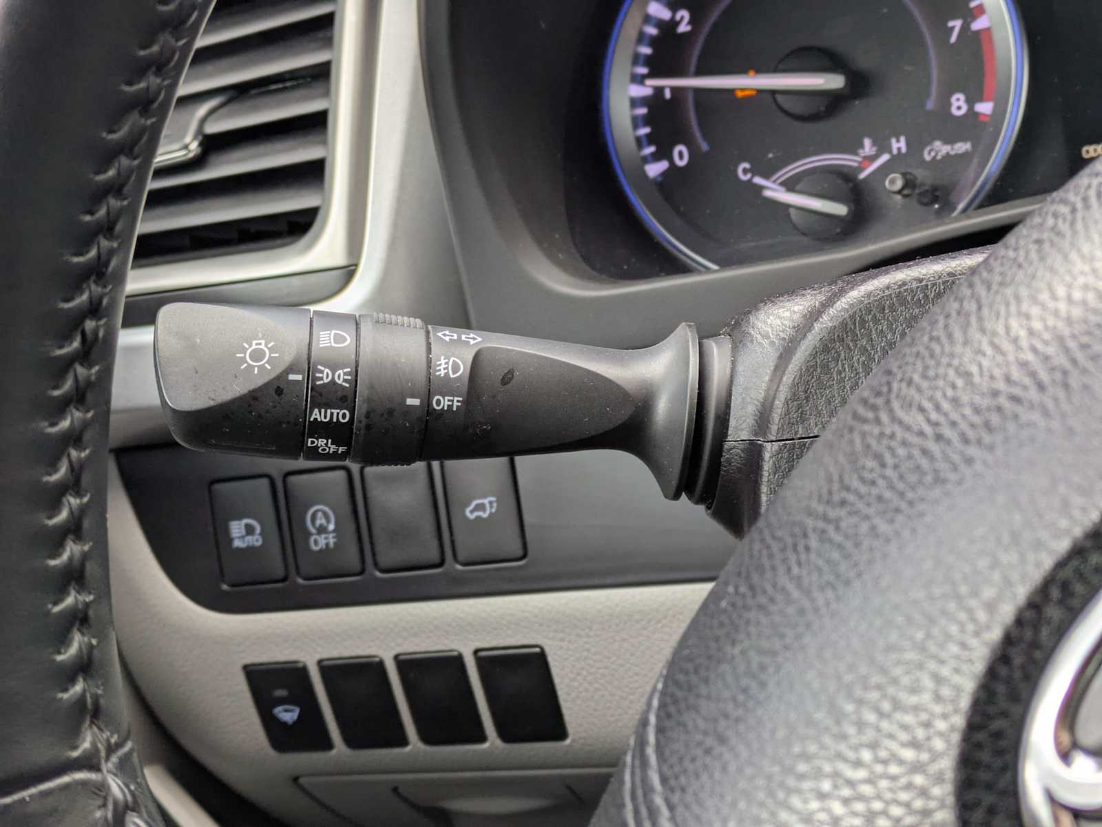 Thumbnail: 2018 Toyota Highlander - 27