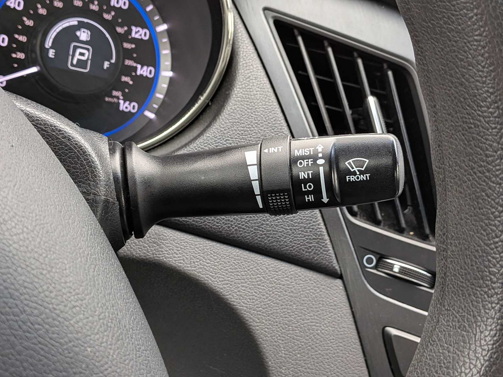 Thumbnail: 2011 Hyundai Sonata - 25