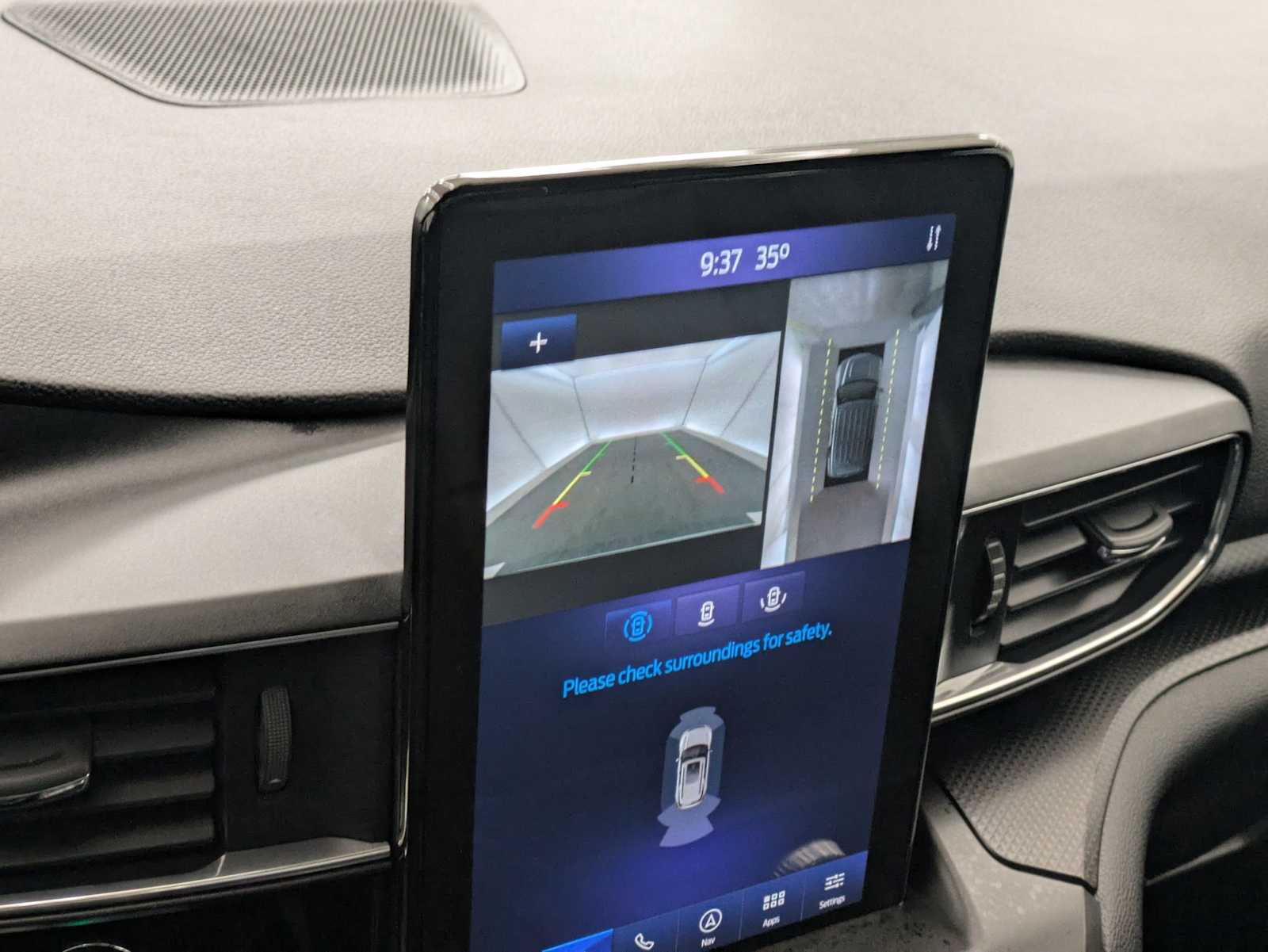 Thumbnail: 2020 Ford Explorer - 29