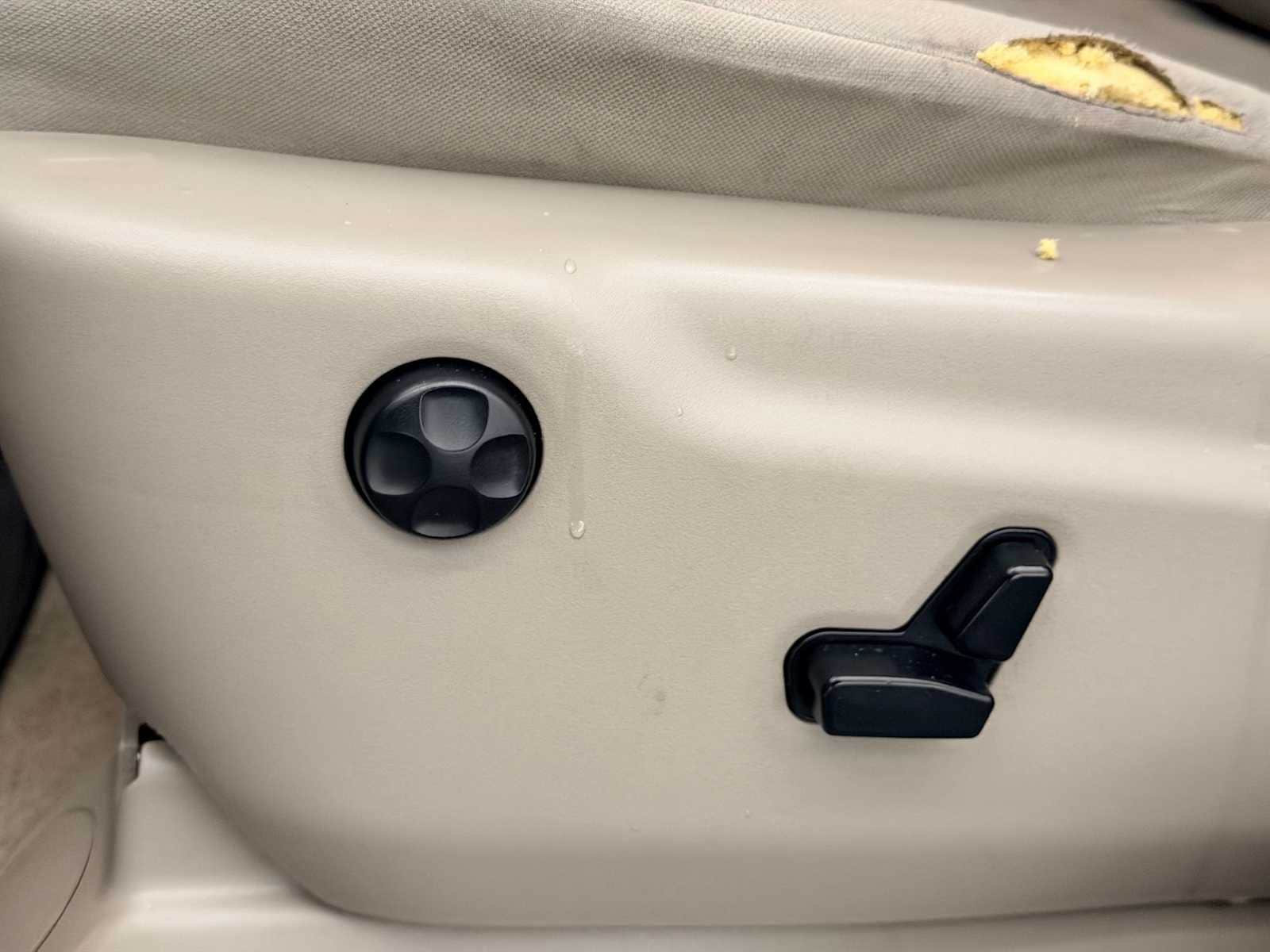 Thumbnail: 2012 Jeep Grand Cherokee - 17