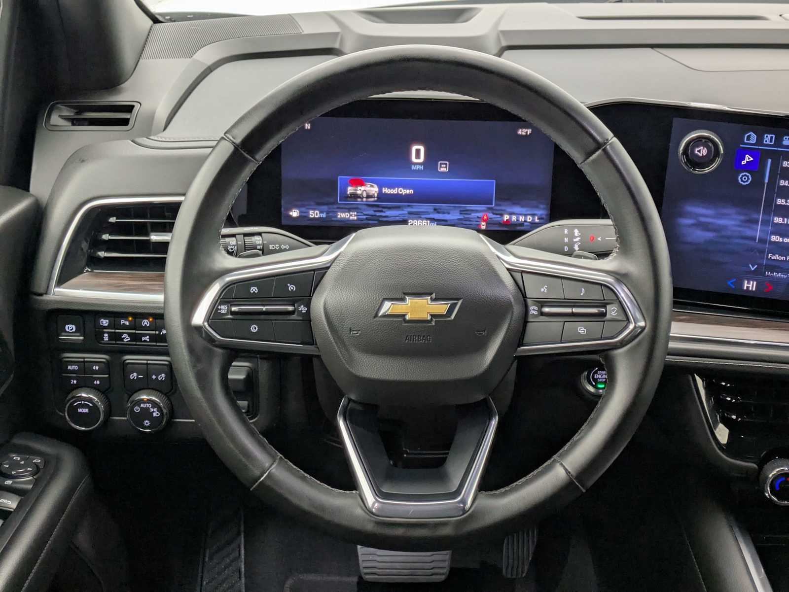 Thumbnail: 2025 Chevrolet Suburban - 21