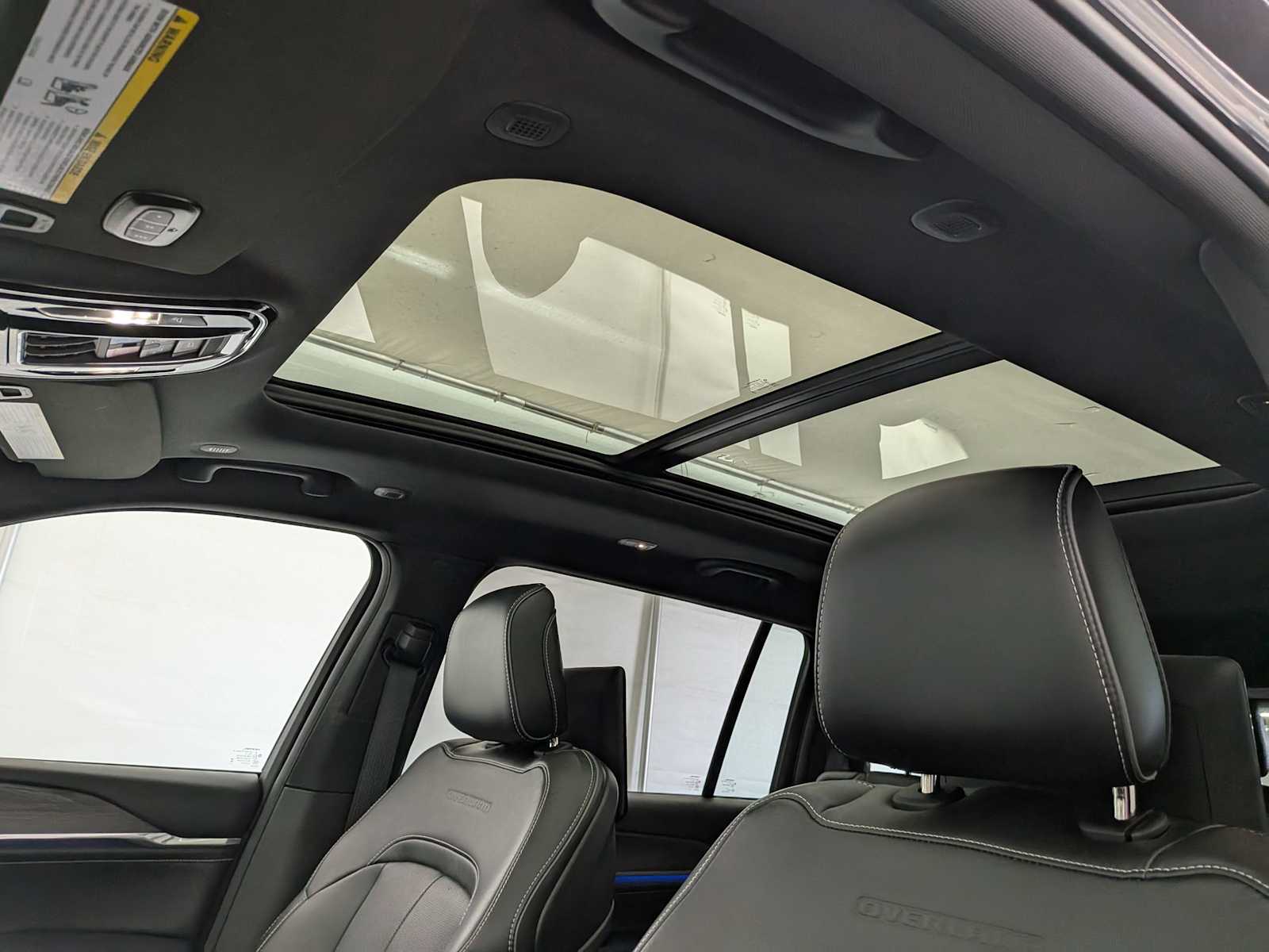 Thumbnail: 2024 Jeep Grand Cherokee L - 21