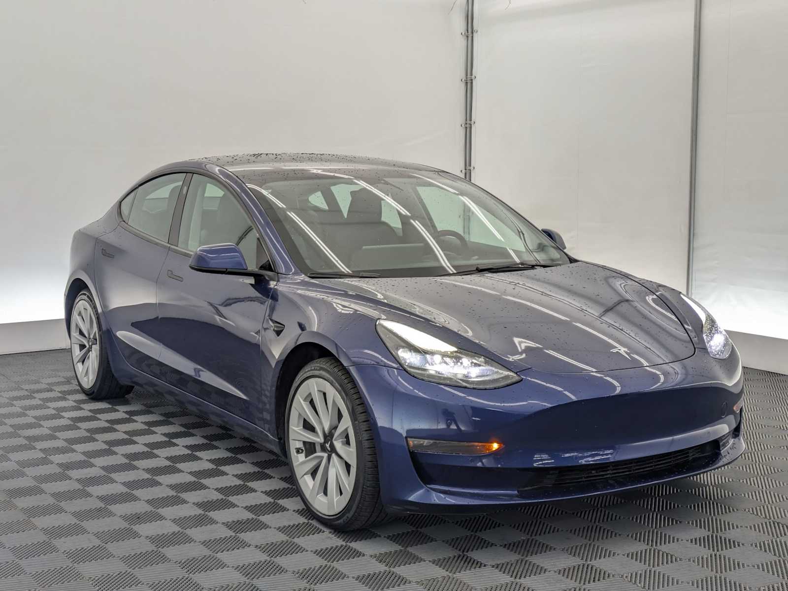 Thumbnail: 2022 Tesla Model 3 - 8