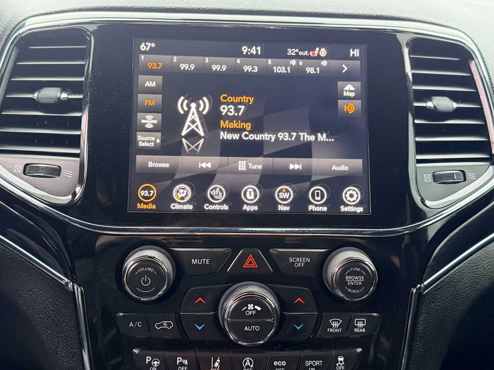 Thumbnail: 2021 Jeep Grand Cherokee - 29