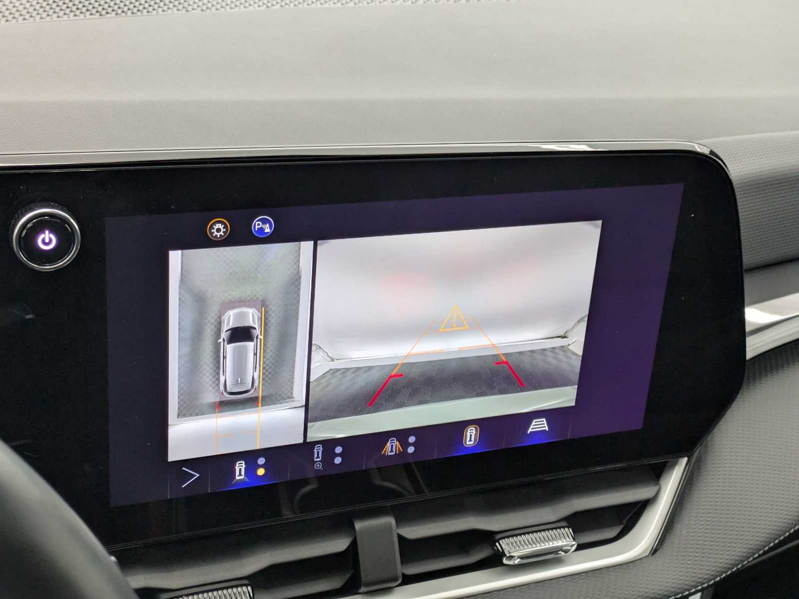 Thumbnail: 2025 Chevrolet Equinox - 28