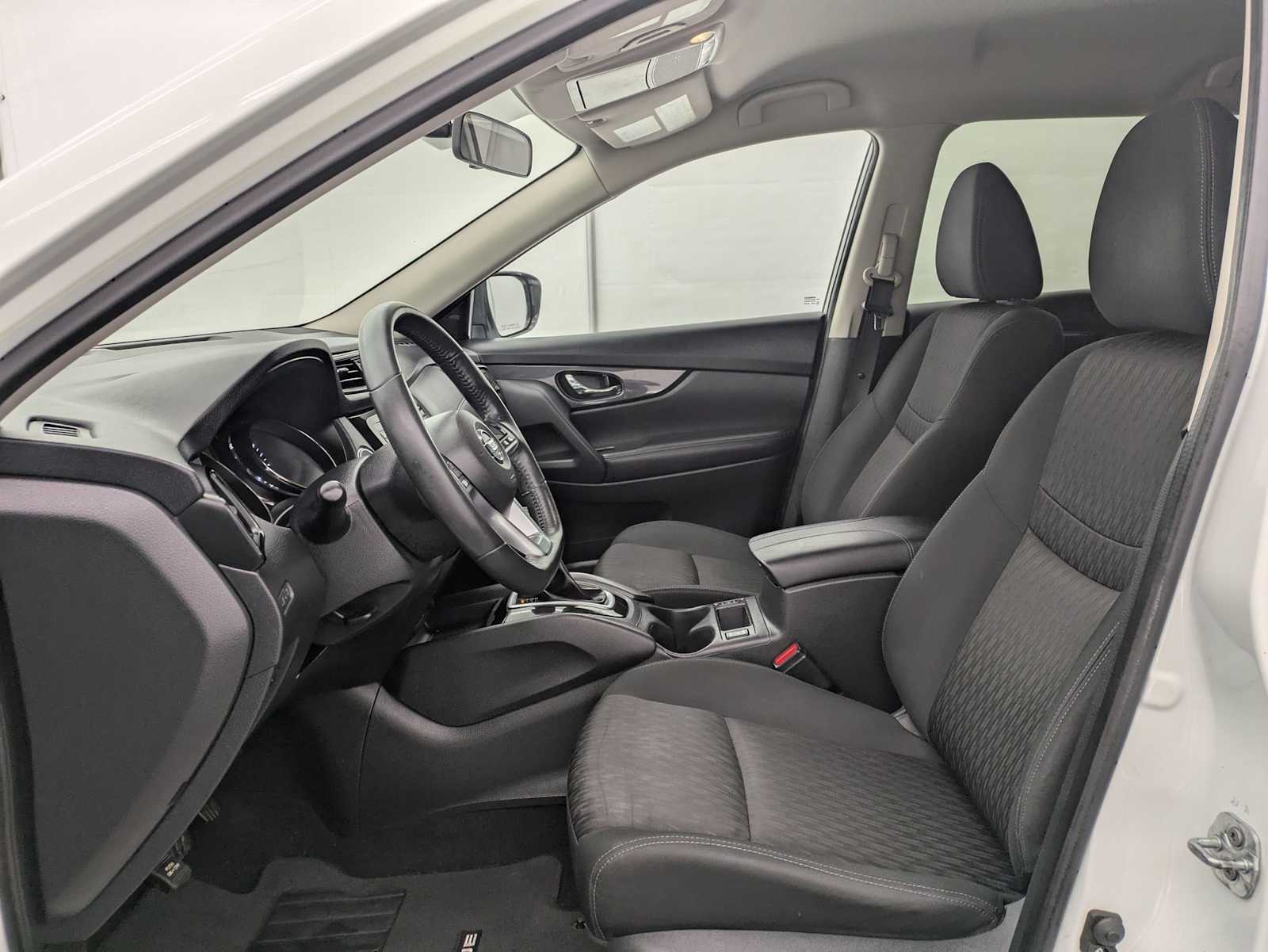 Thumbnail: 2018 Nissan Rogue - 17