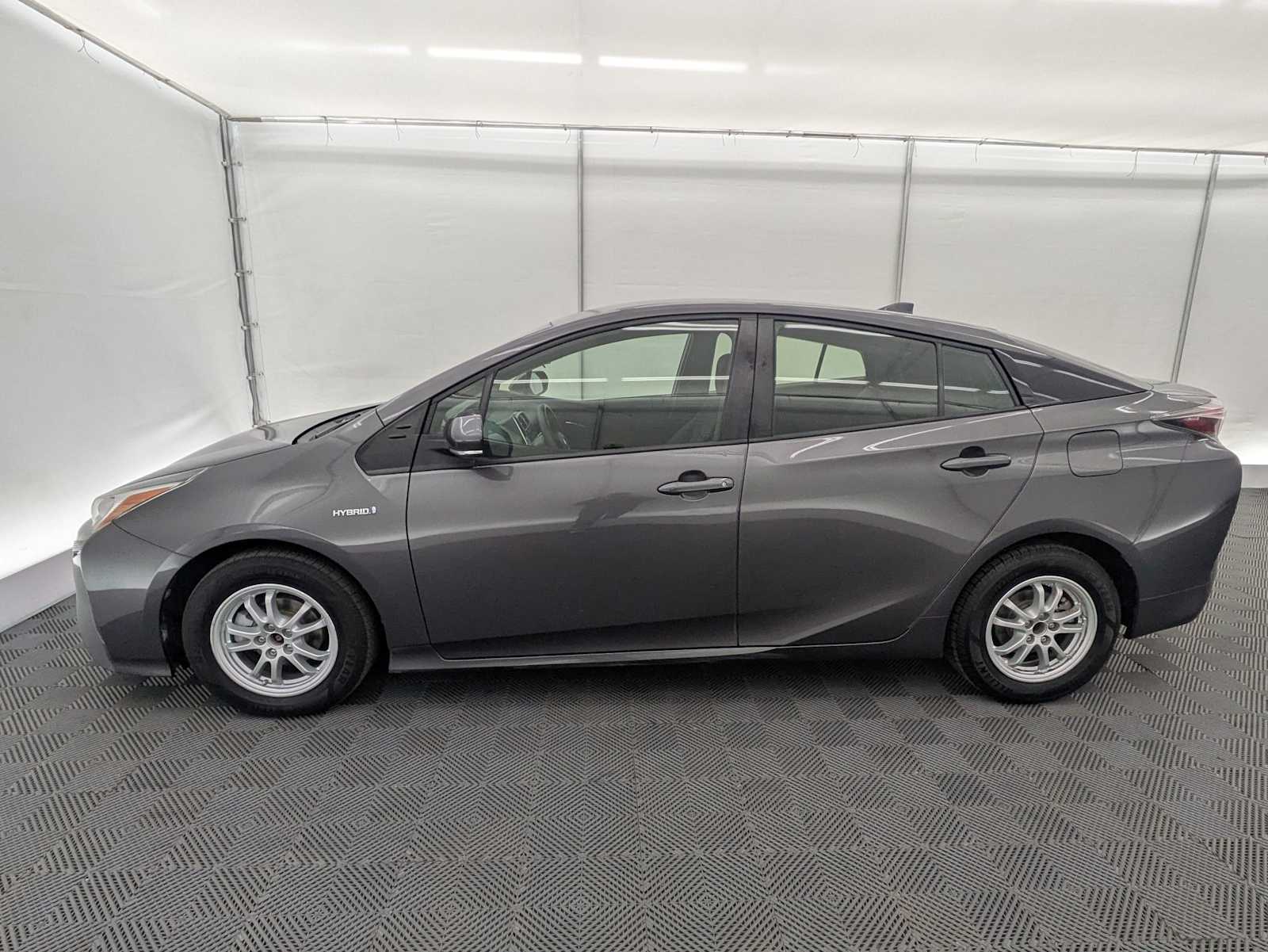 Thumbnail: 2018 Toyota Prius - 3