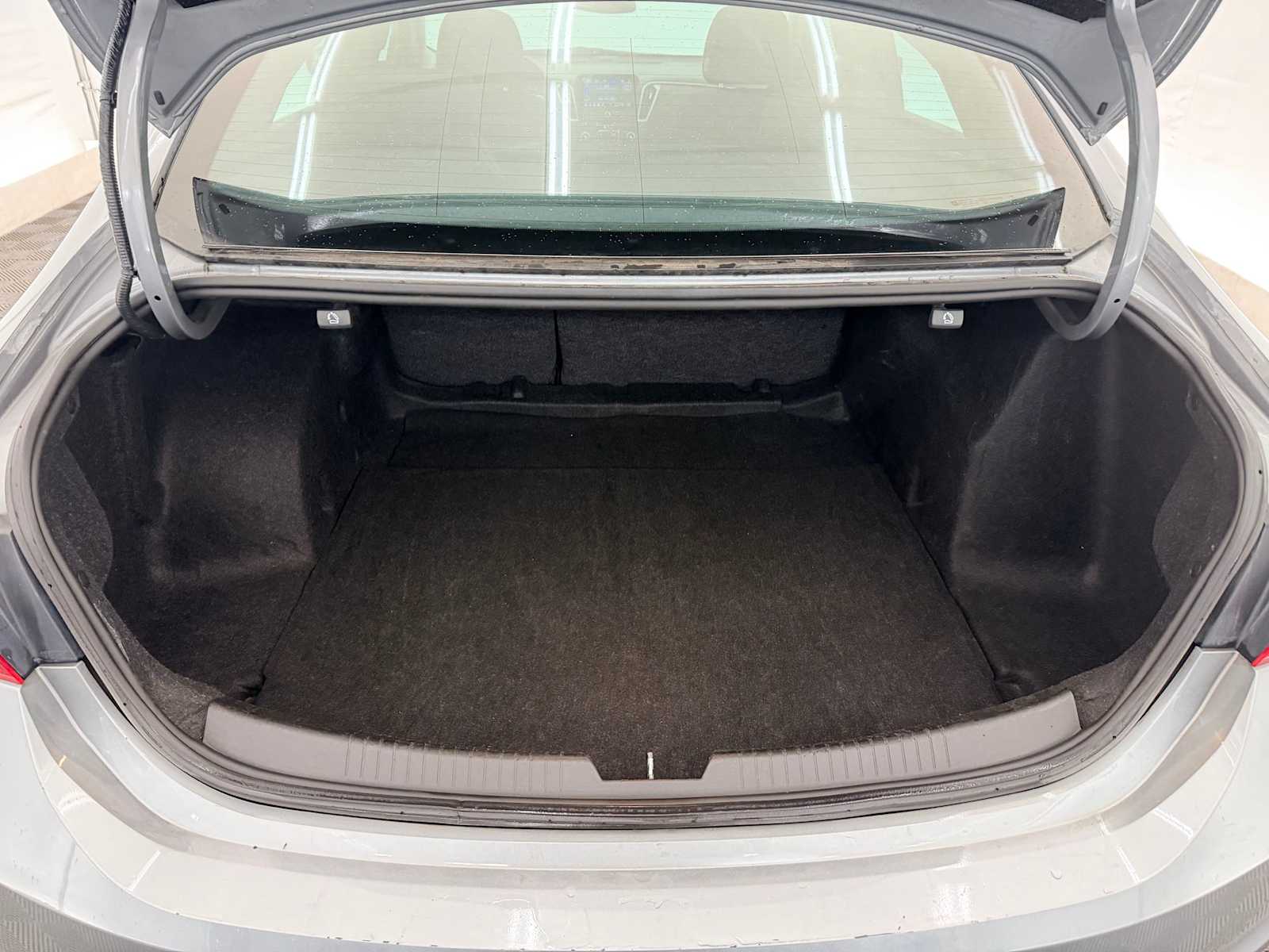 Thumbnail: 2023 Chevrolet Malibu - 32